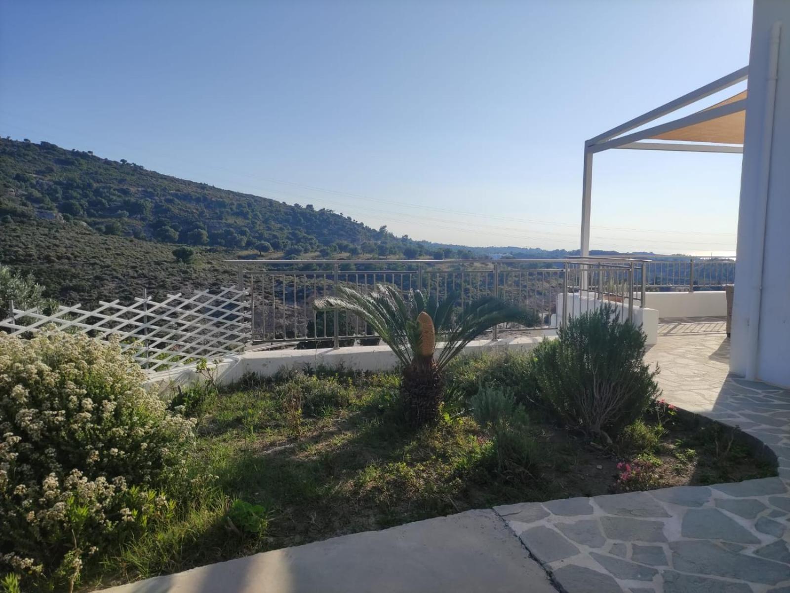 Three-Bedroom House with Private Pool  photo 2
