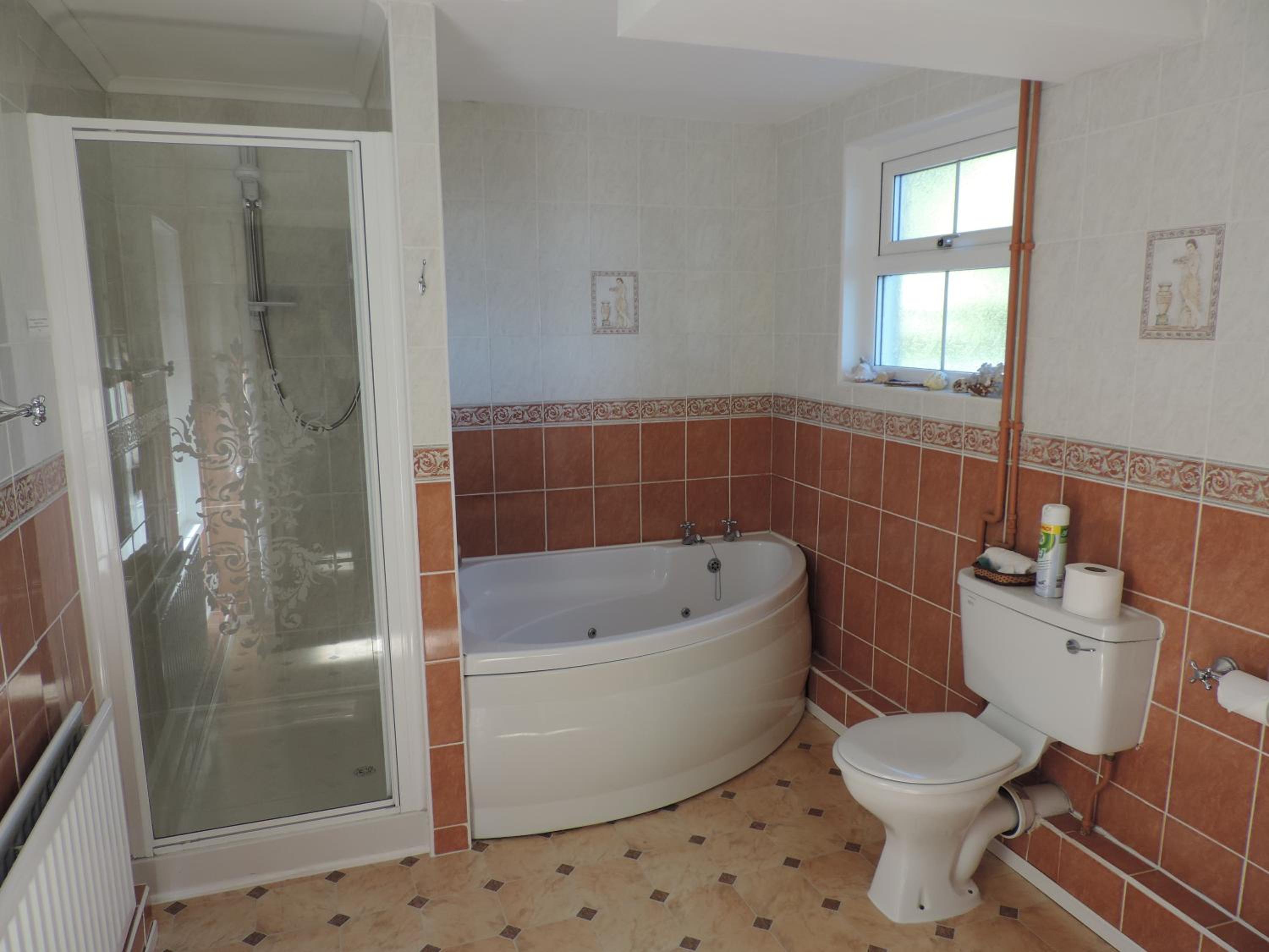 Single Room with Private Bathroom photo 3