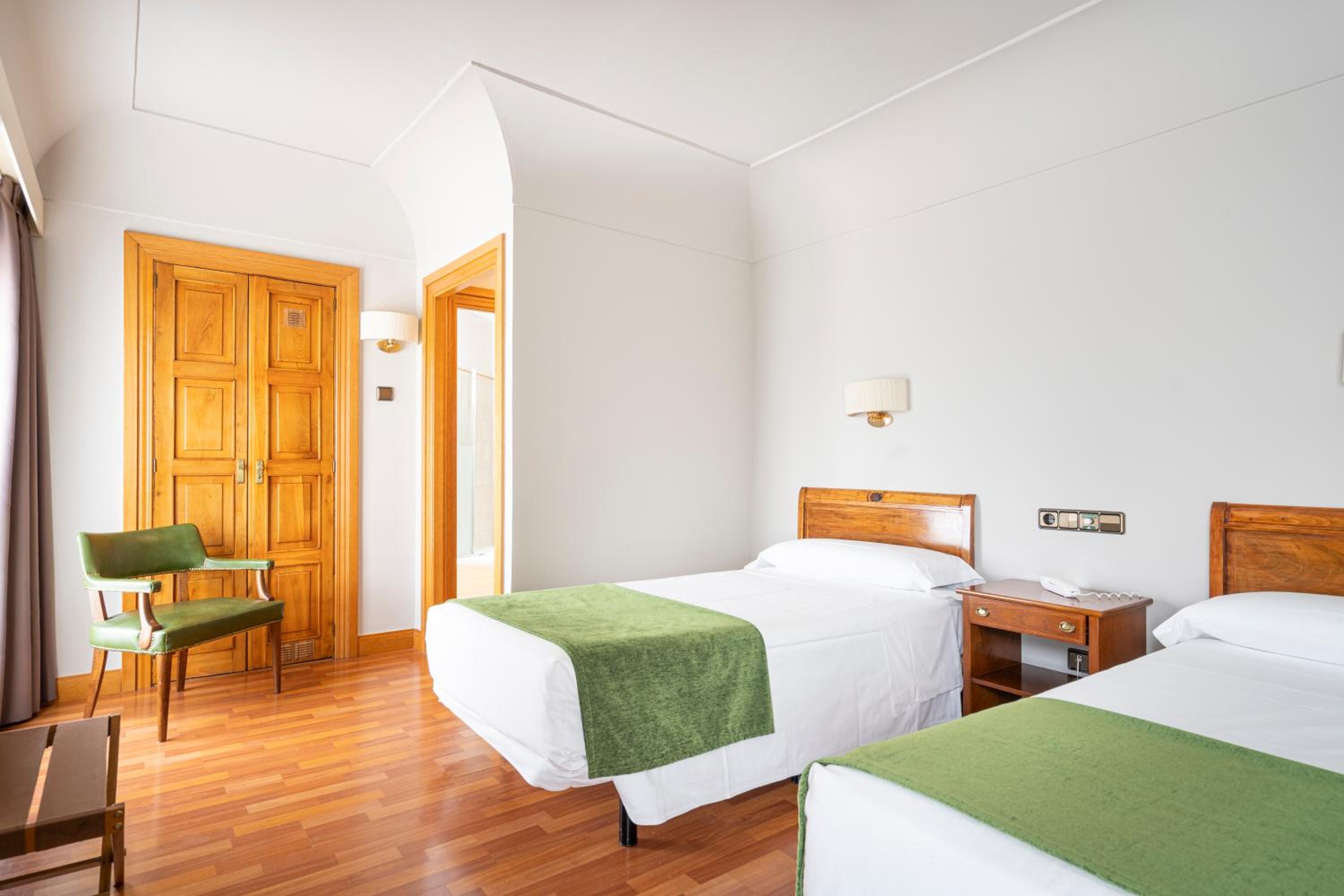 Habitación Doble Estándar o con Dos Camas Individuales.