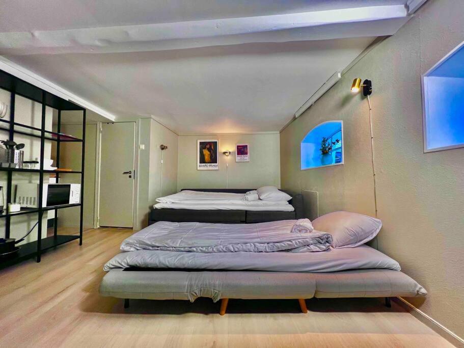 One-Bedroom Apartment photo 1
