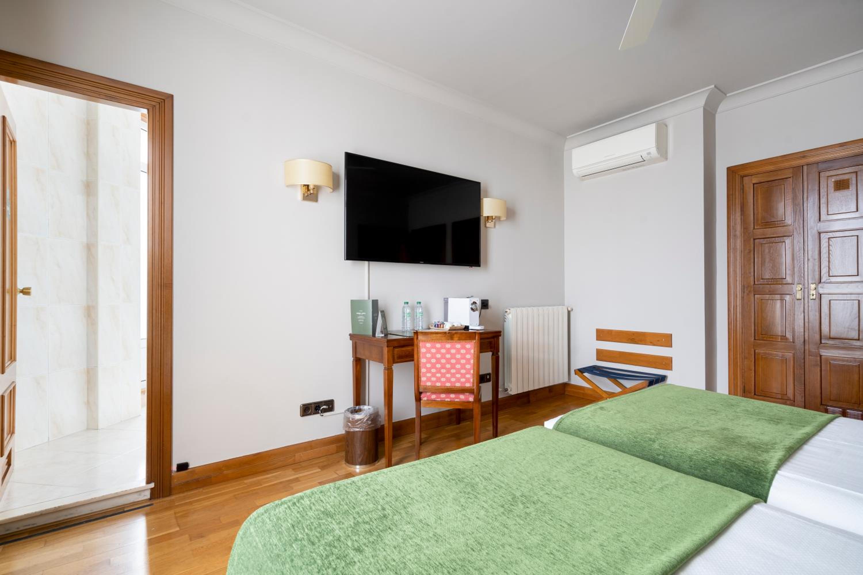 Suite Familiar Superior (2 Adultos + 2 Niños)