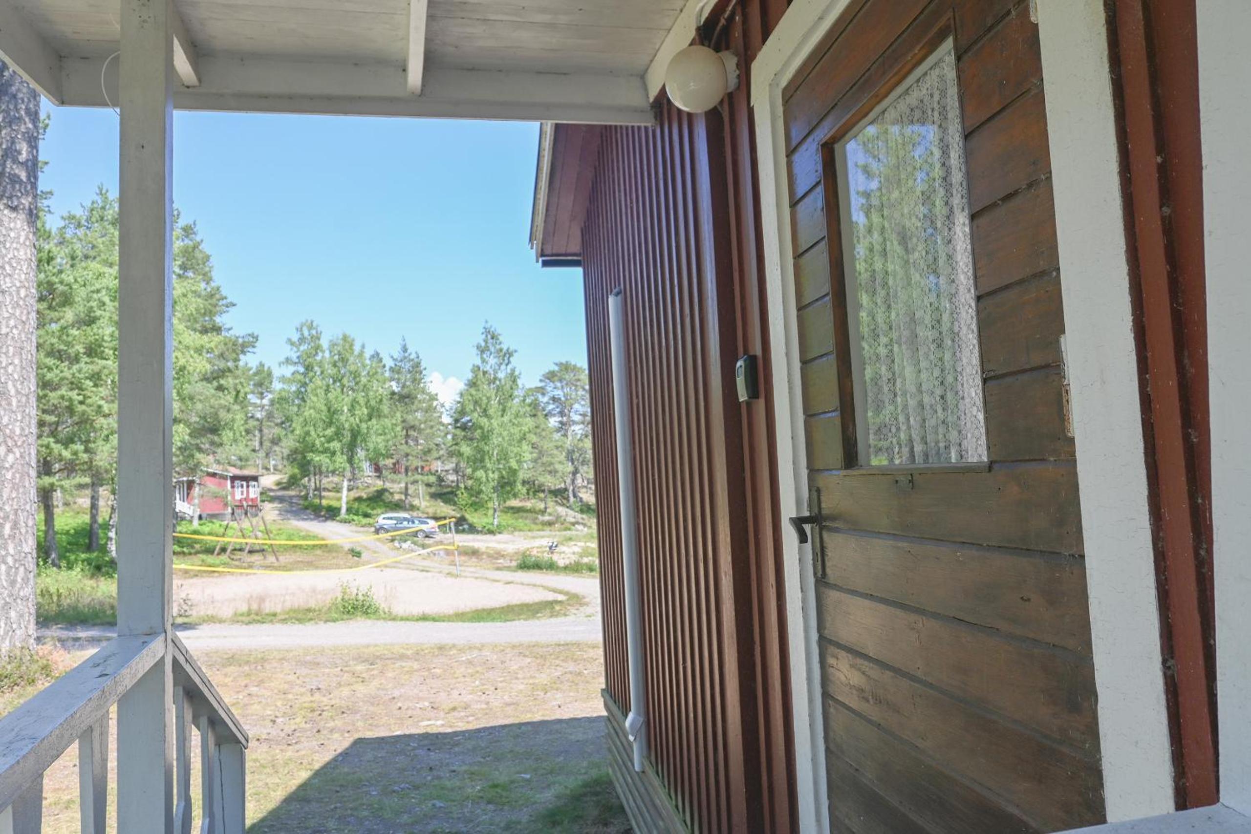 One-Bedroom House - Photo 4