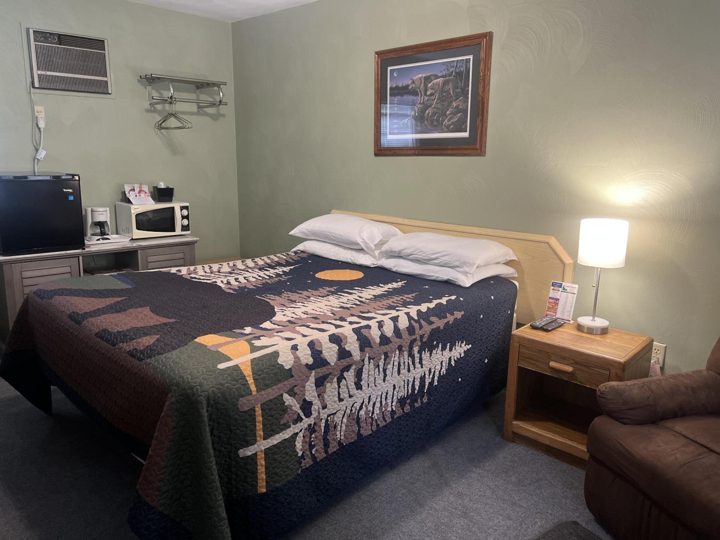 Standard Queen Room photo 3