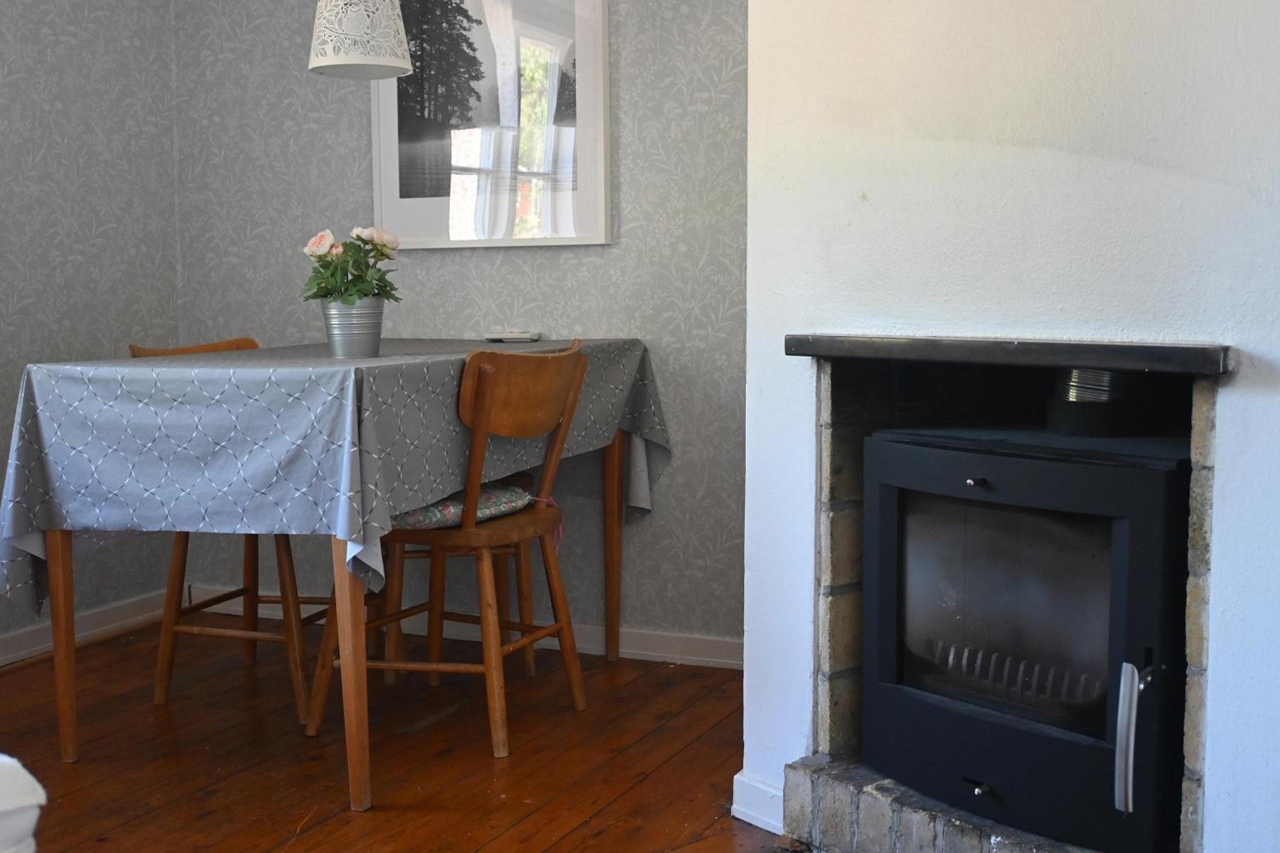 One-Bedroom House - Photo 5