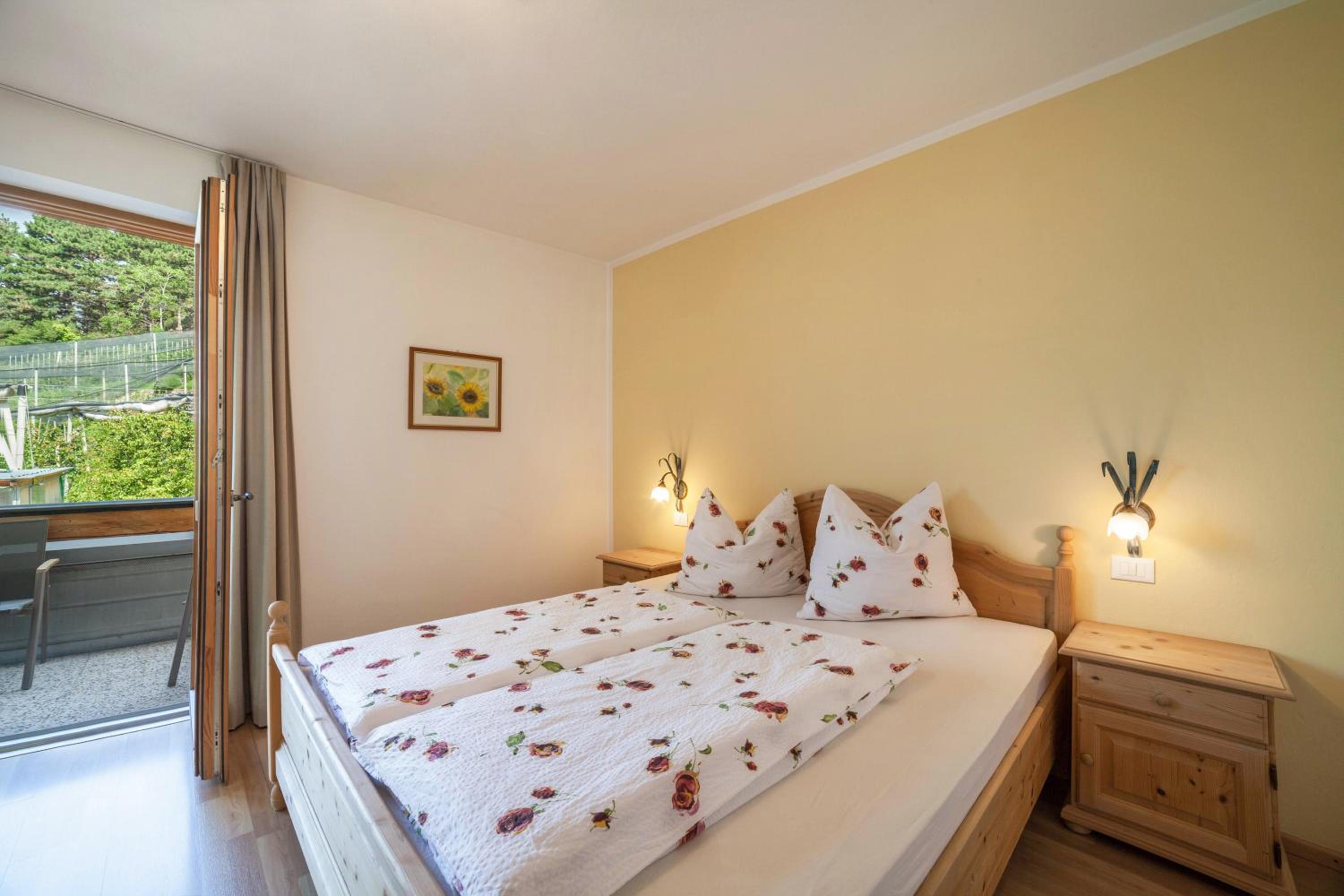 Two-Bedroom Deluxe Apartment with Garden View