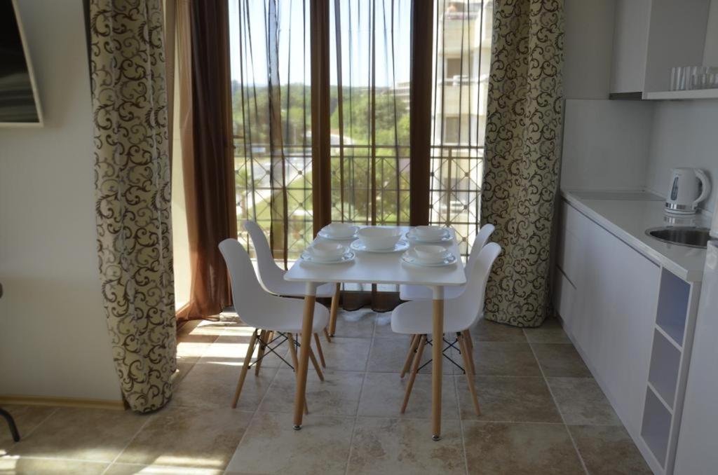 Apartment with Terrace photo 3