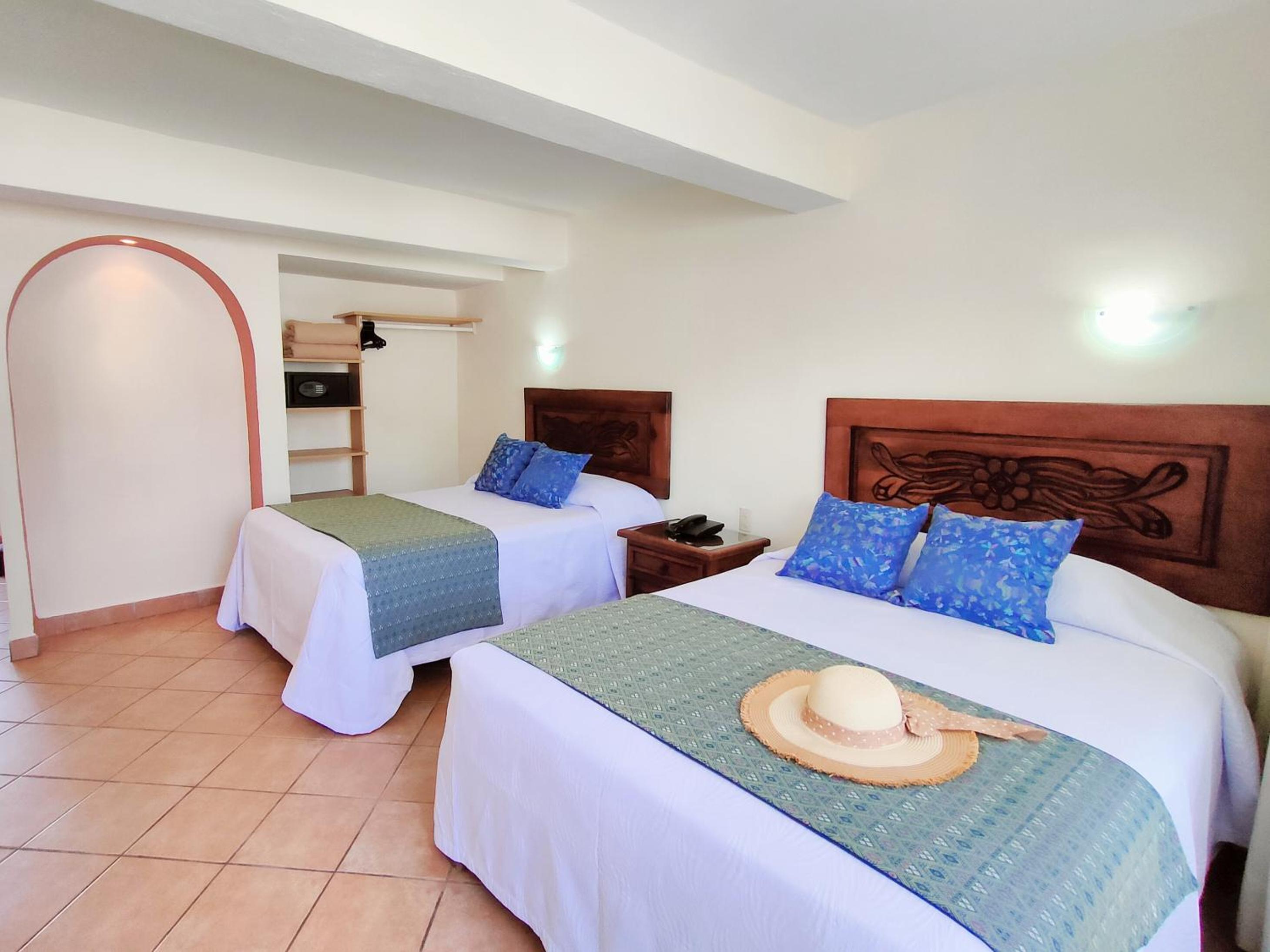 Standard Double Room with Two Double Beds - Photo 1