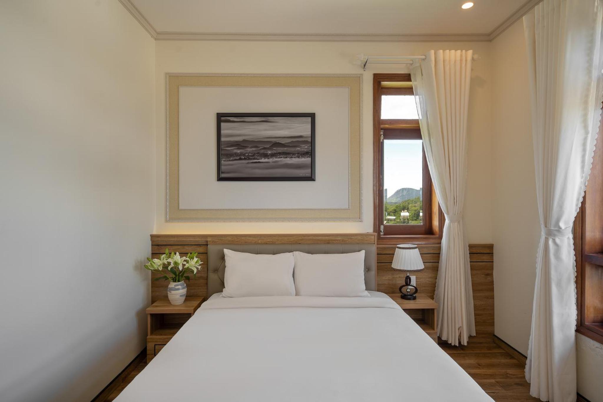 Standard Double Room - Photo 8
