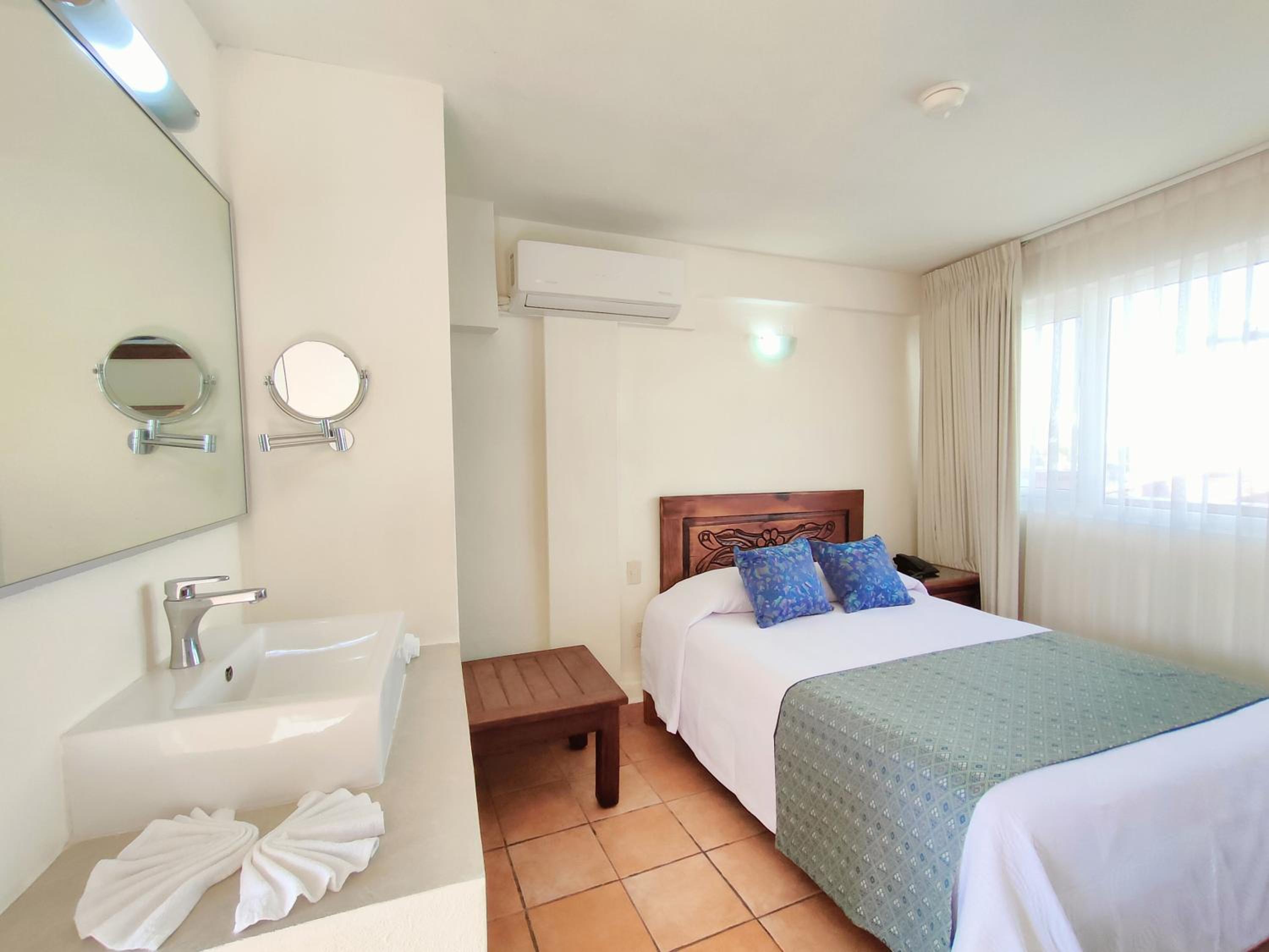 Standard Double Room - Photo 6