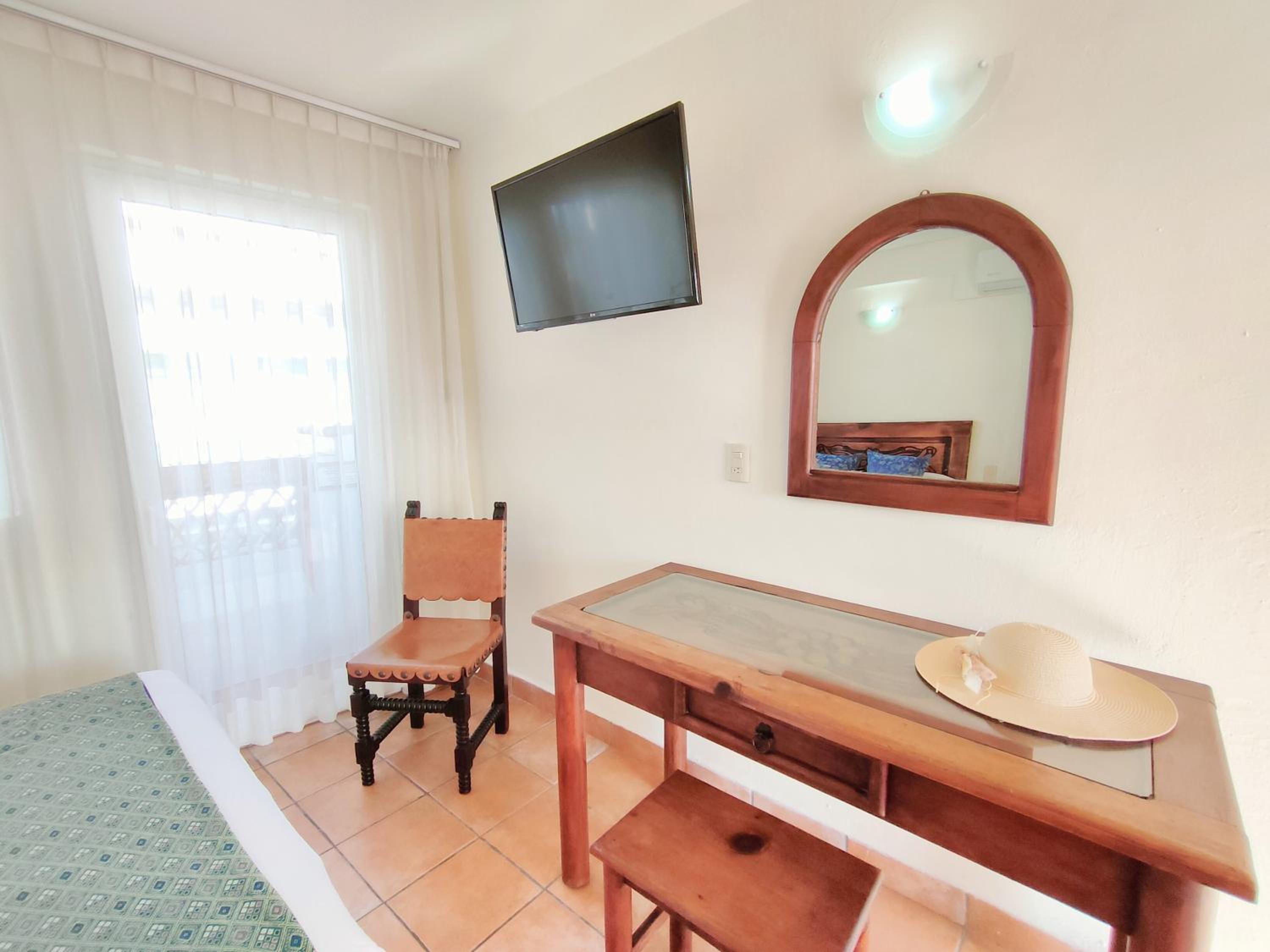 Standard Double Room - Photo 5