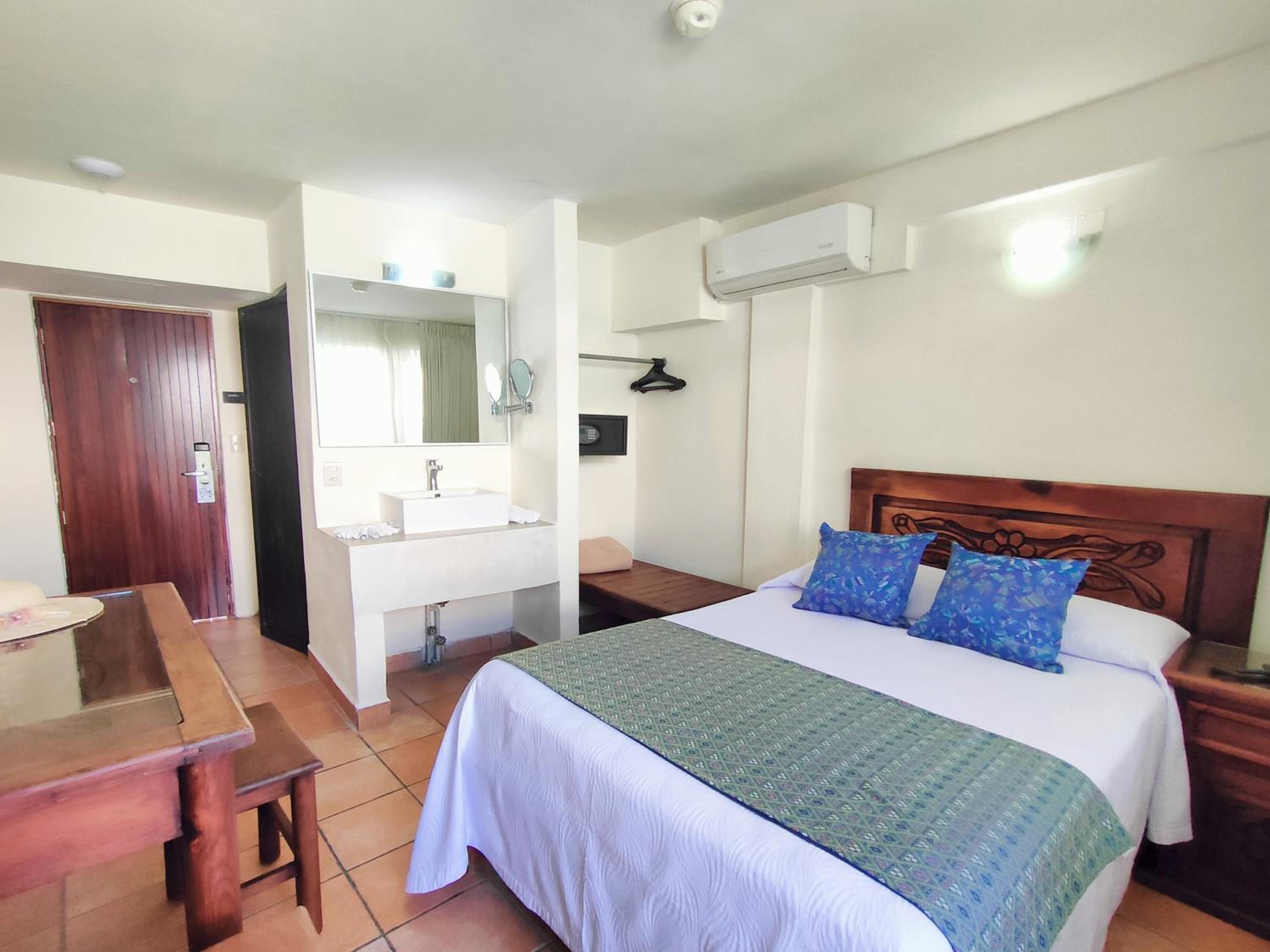 Standard Double Room - Photo 4