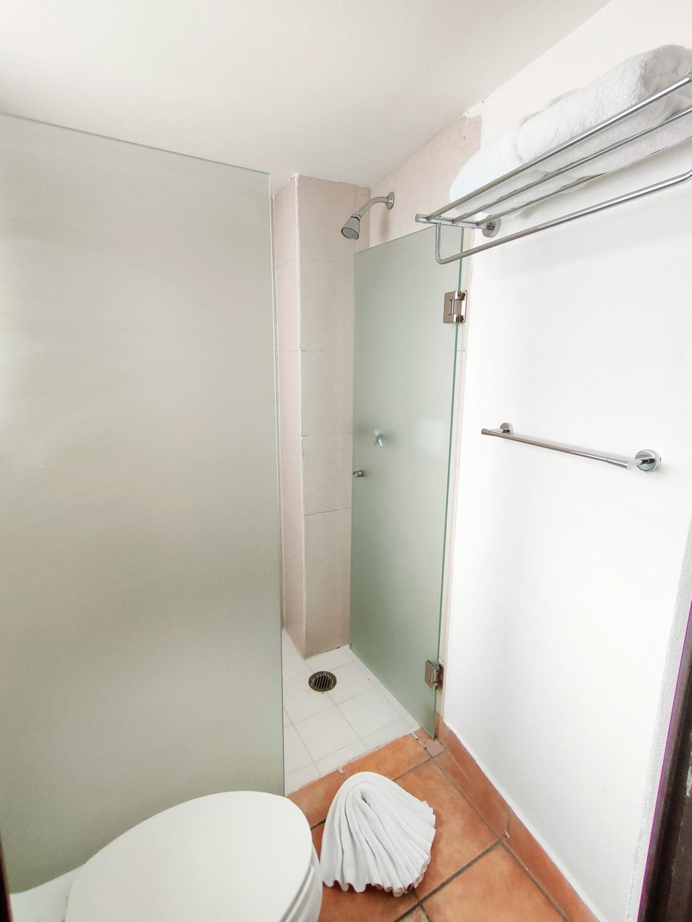 Standard Double Room - Photo 3