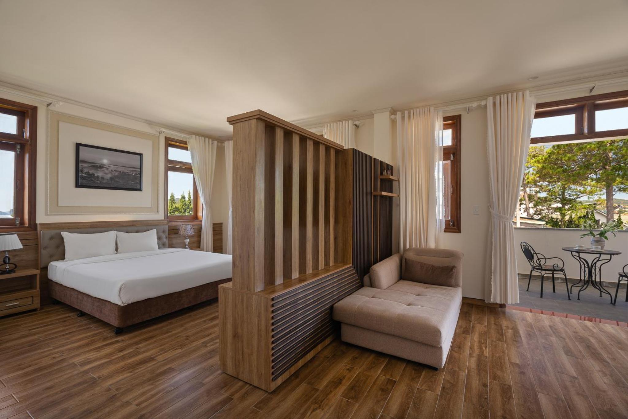 King Room with Balcony