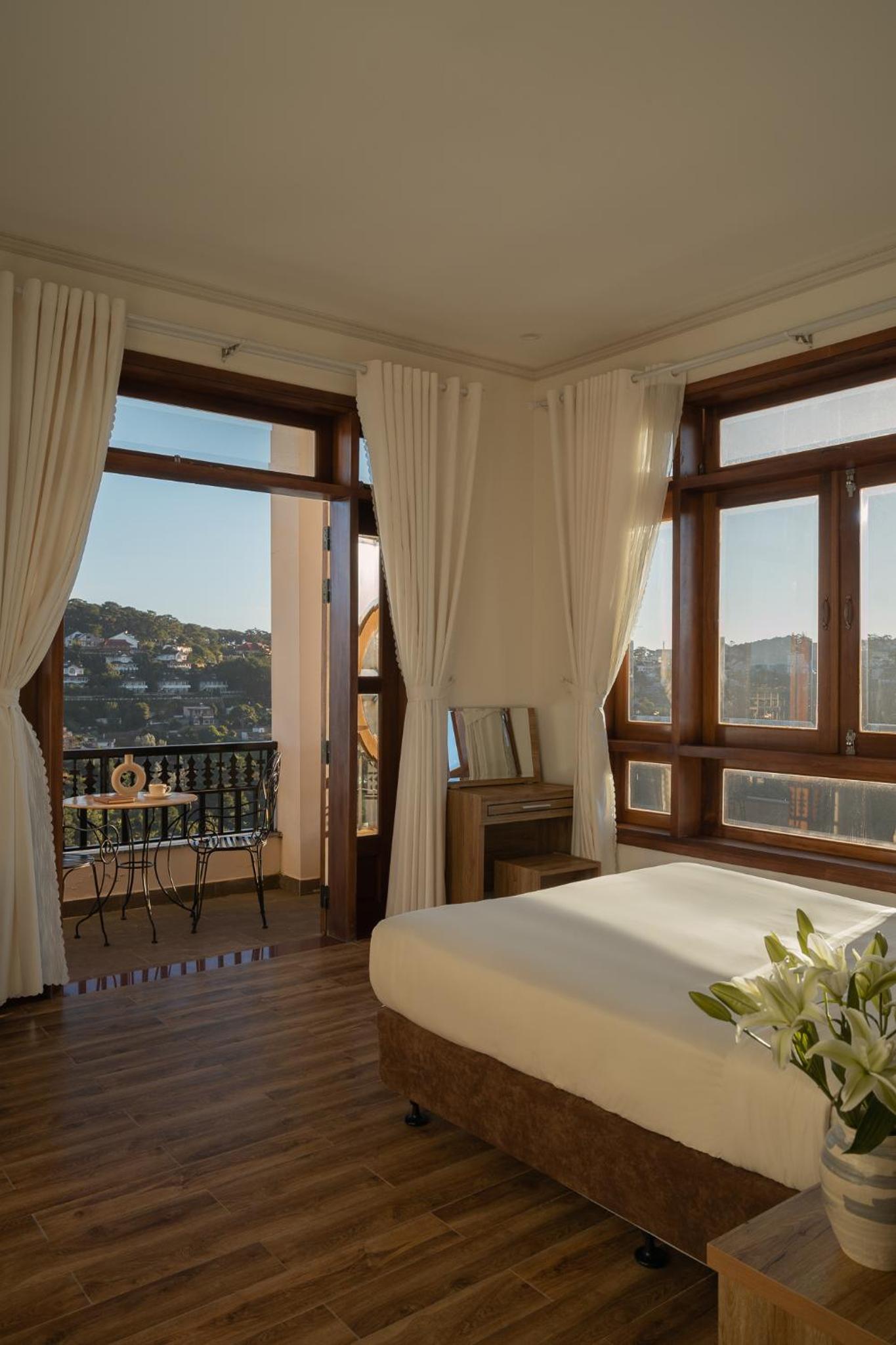 Deluxe Double Room with Balcony