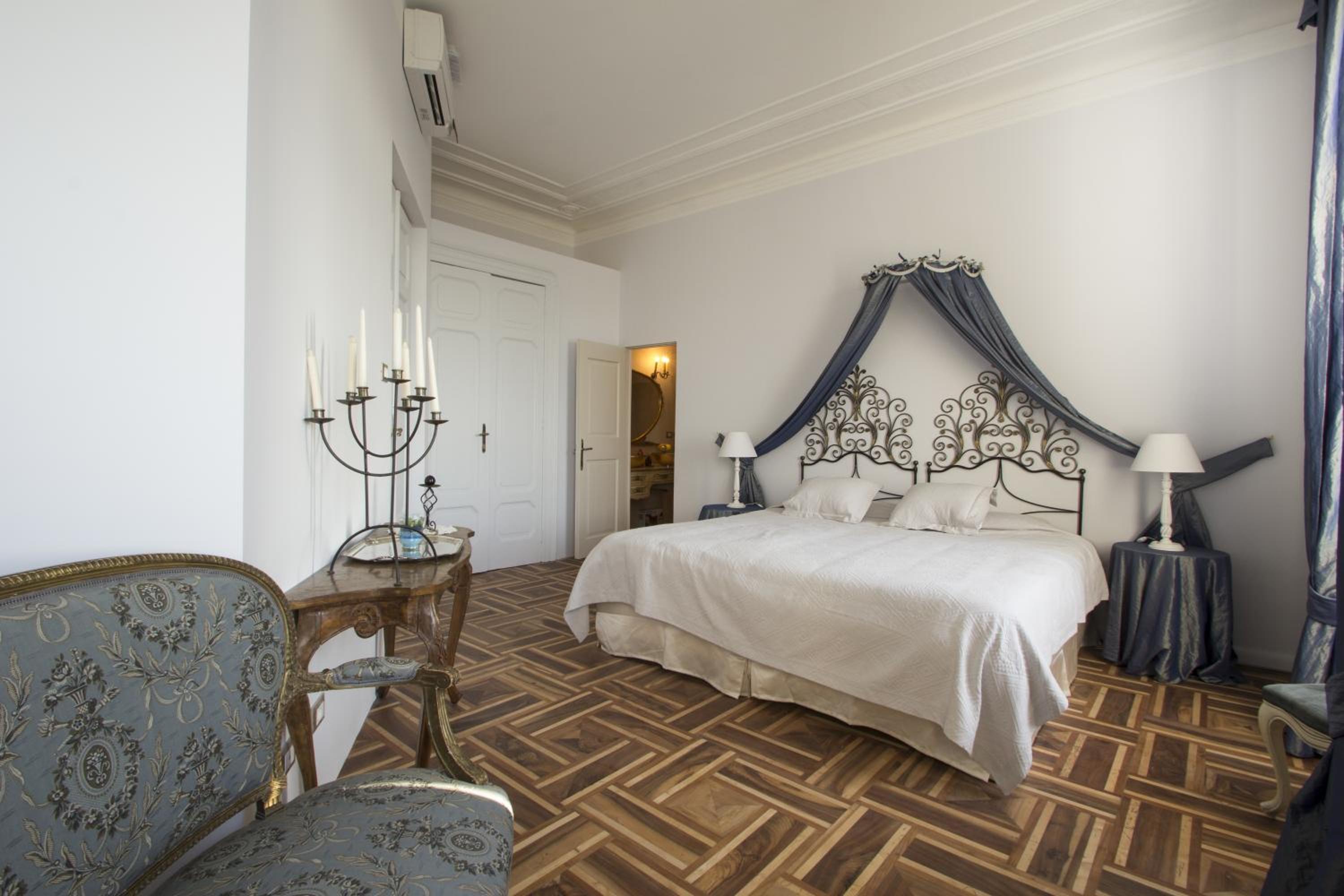Deluxe King Room with Sea View