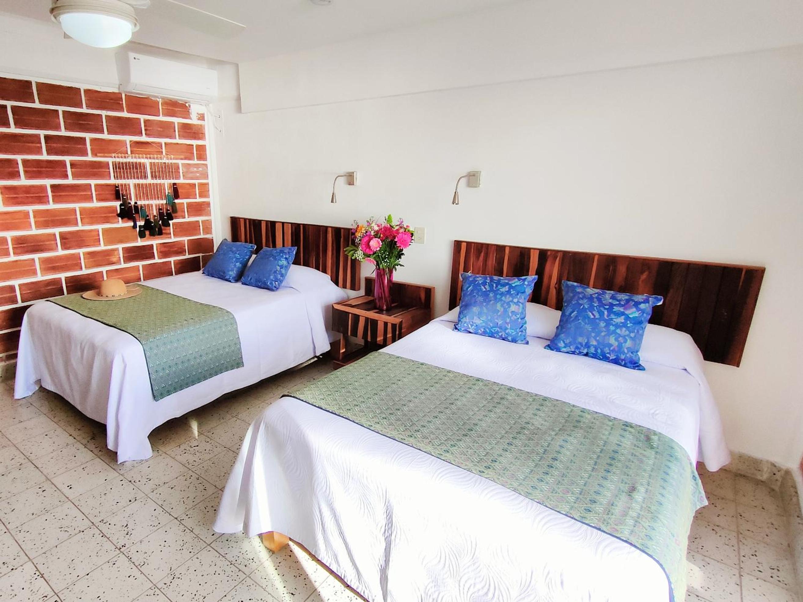 Twin Room - Photo 5