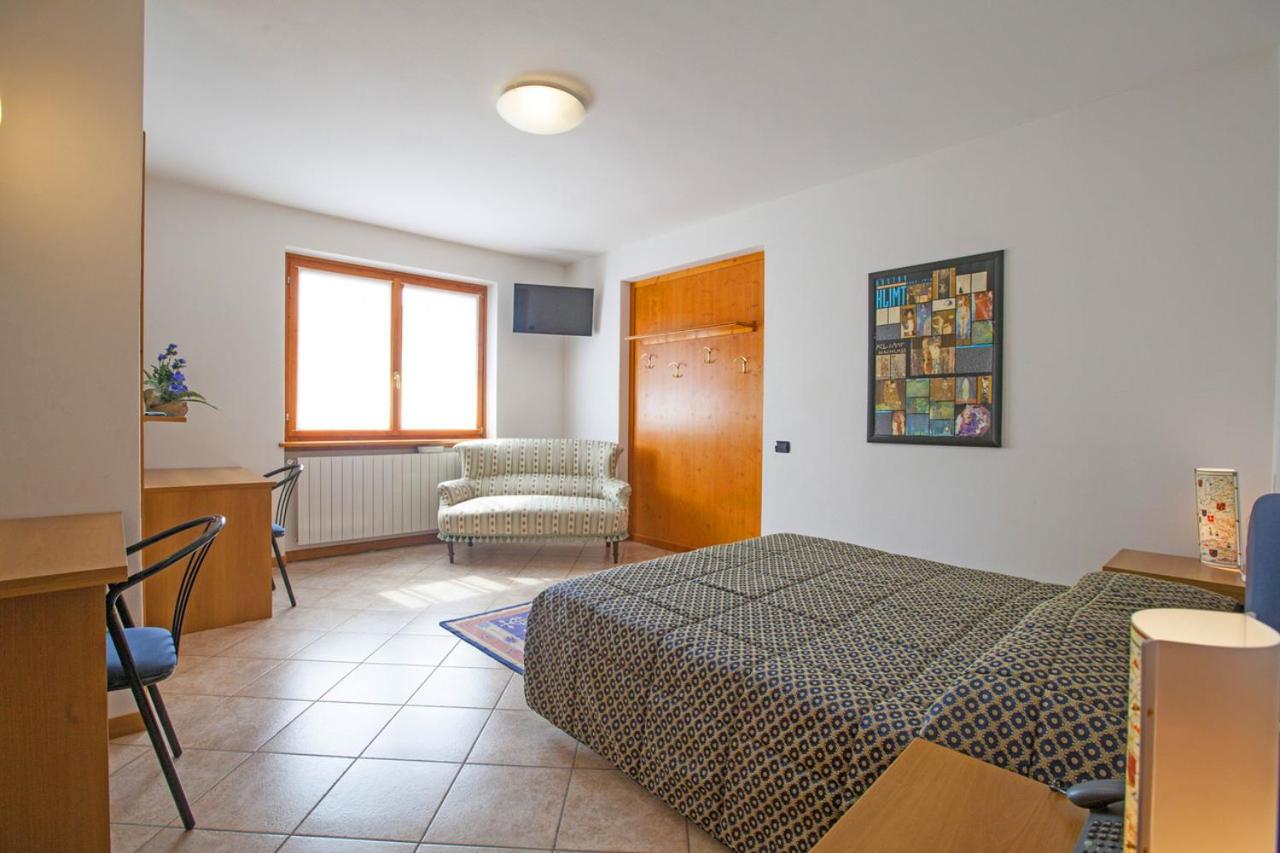 Large Double Room photo 1