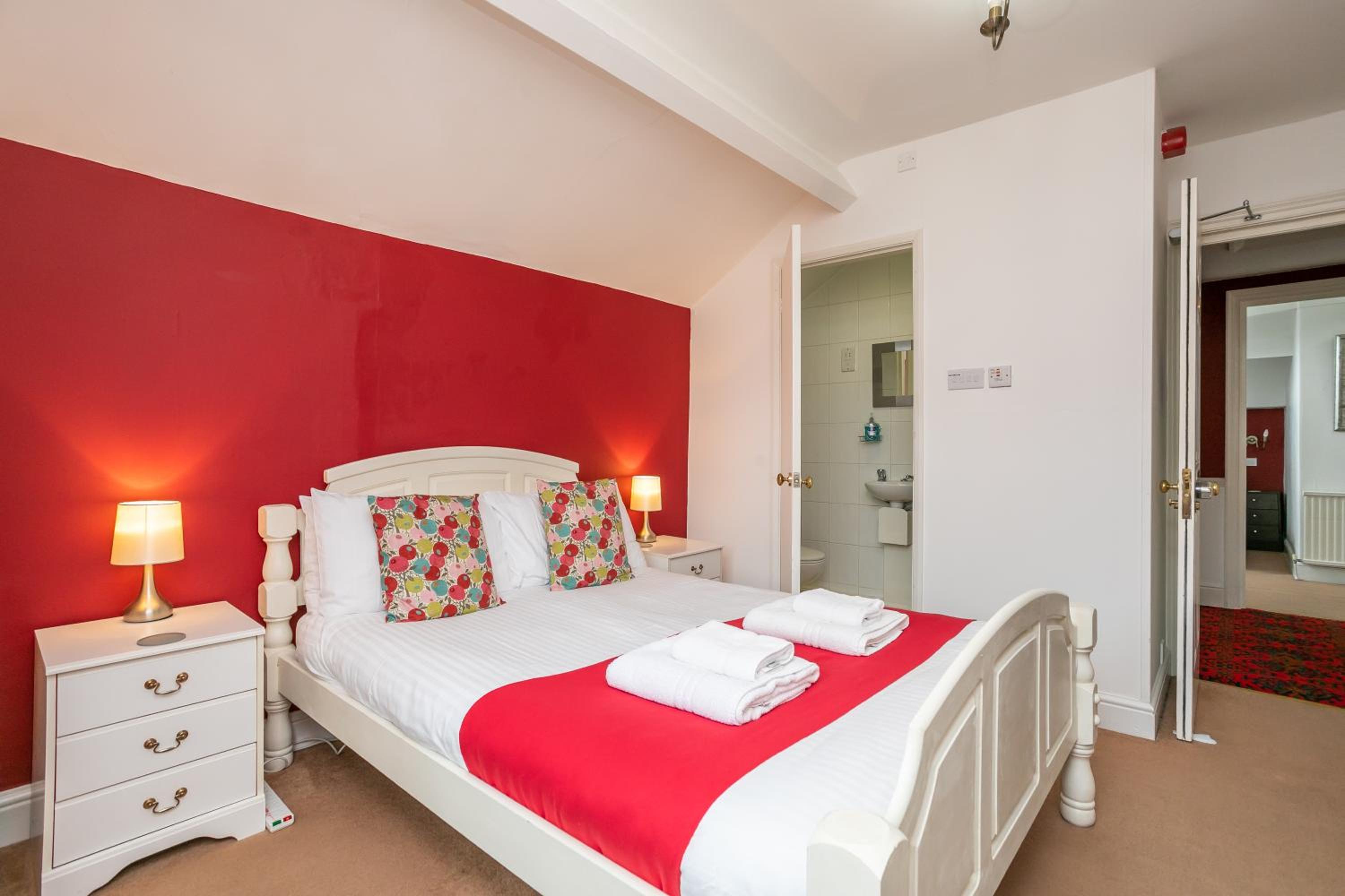 Double Room with Private Bathroom photo 1