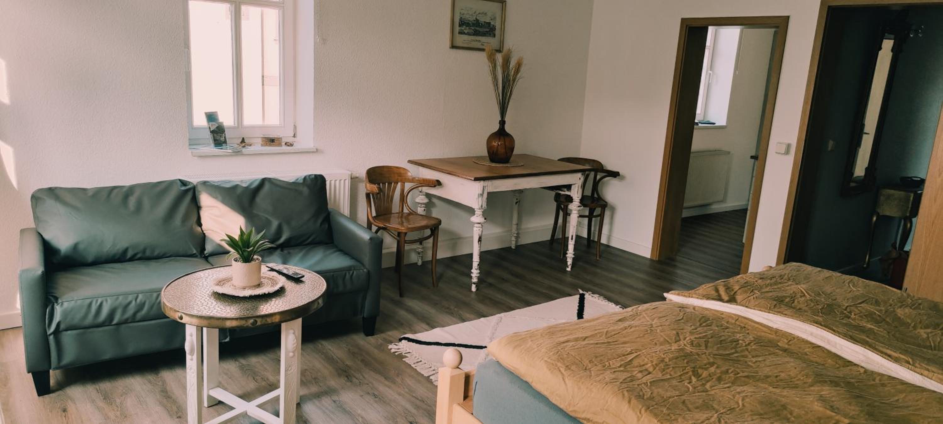 One-Bedroom Apartment photo 1