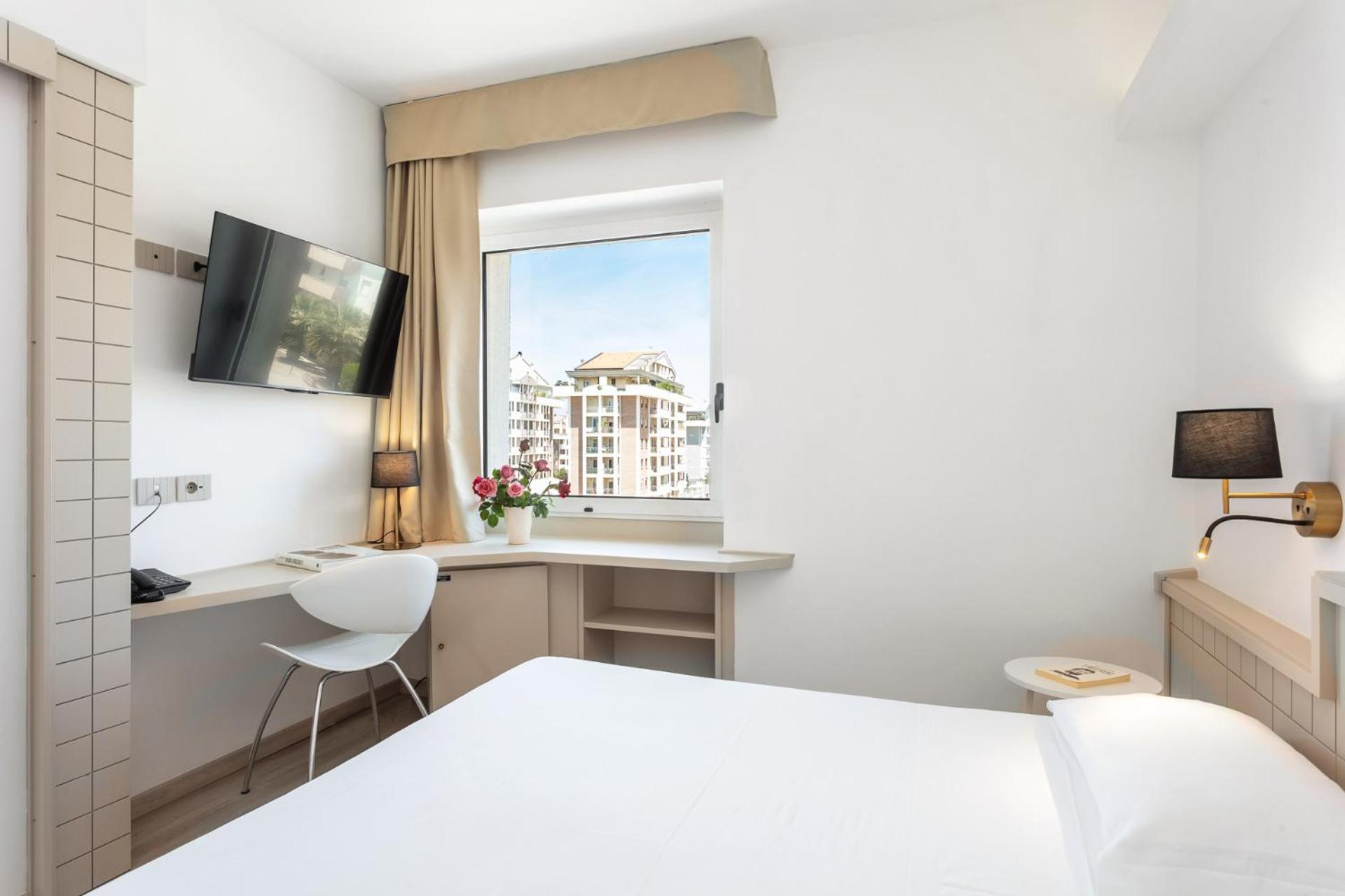 Double Room - Photo 2