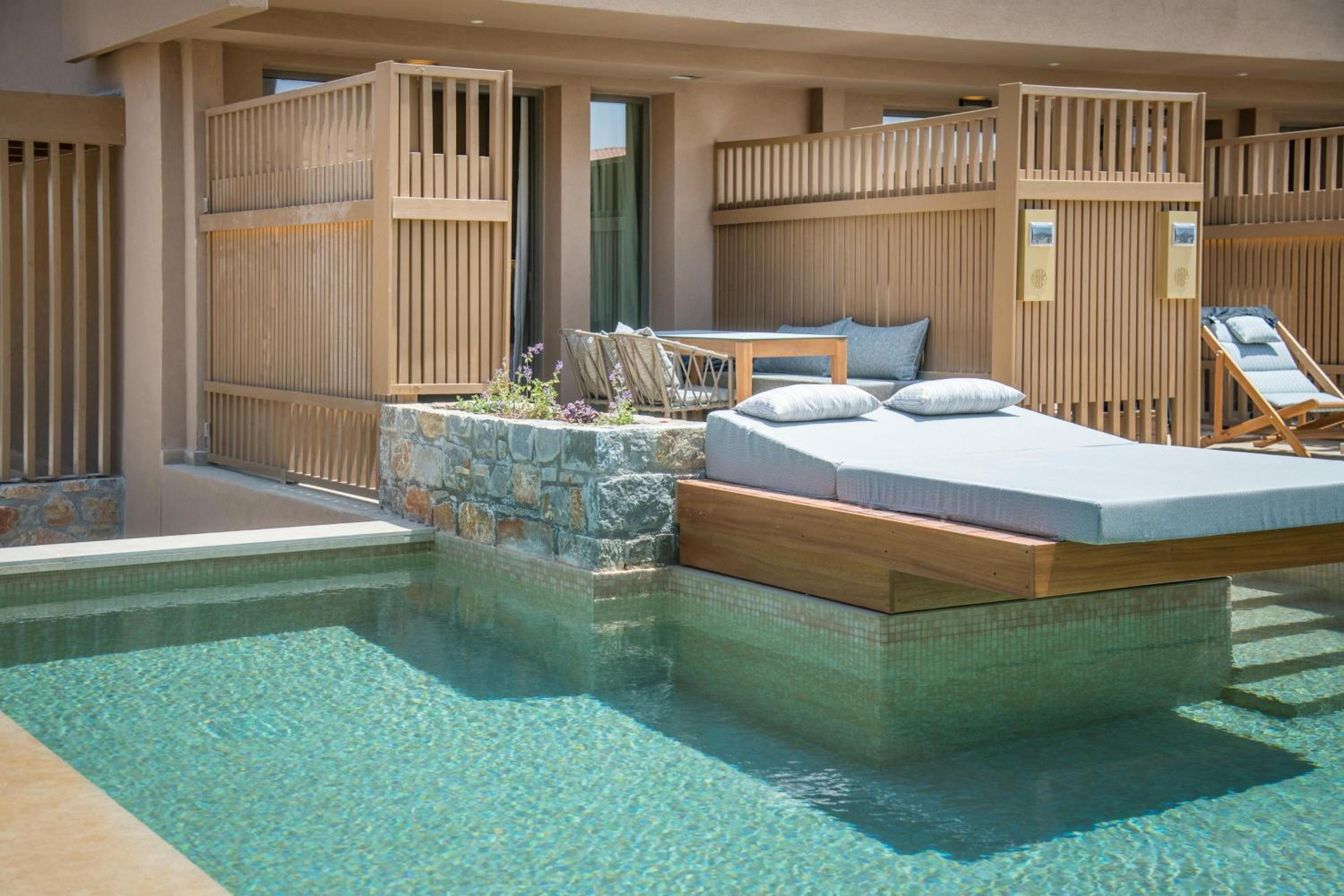 Classic Family Room with Private Pool - Photo 14