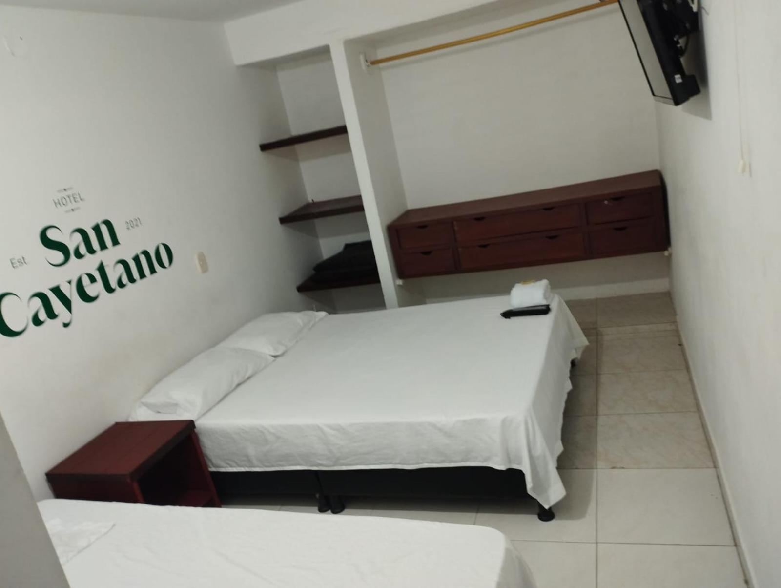 Deluxe Double Room with Extra Bed photo 2