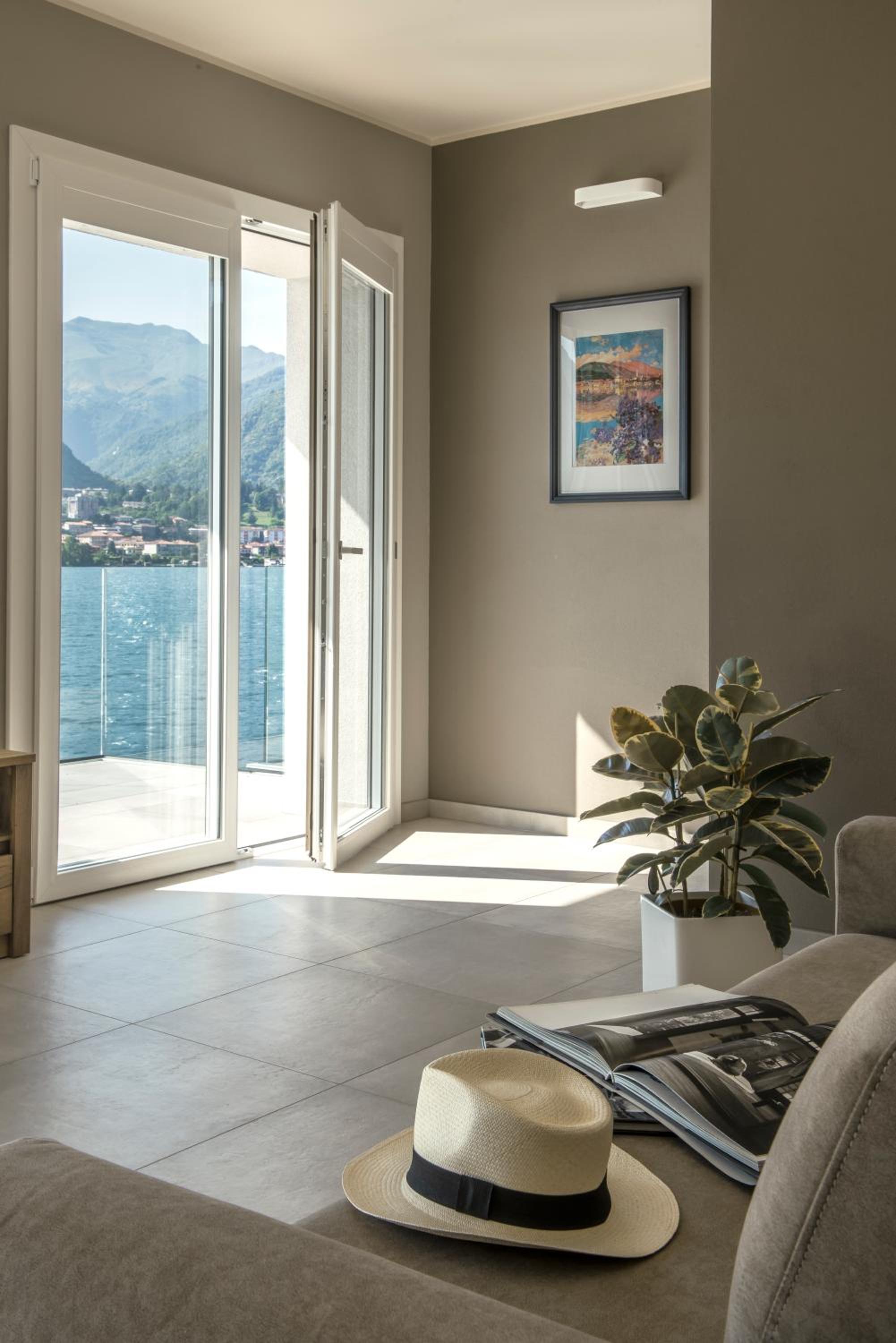 One-Bedroom Apartment with Balcony photo 3