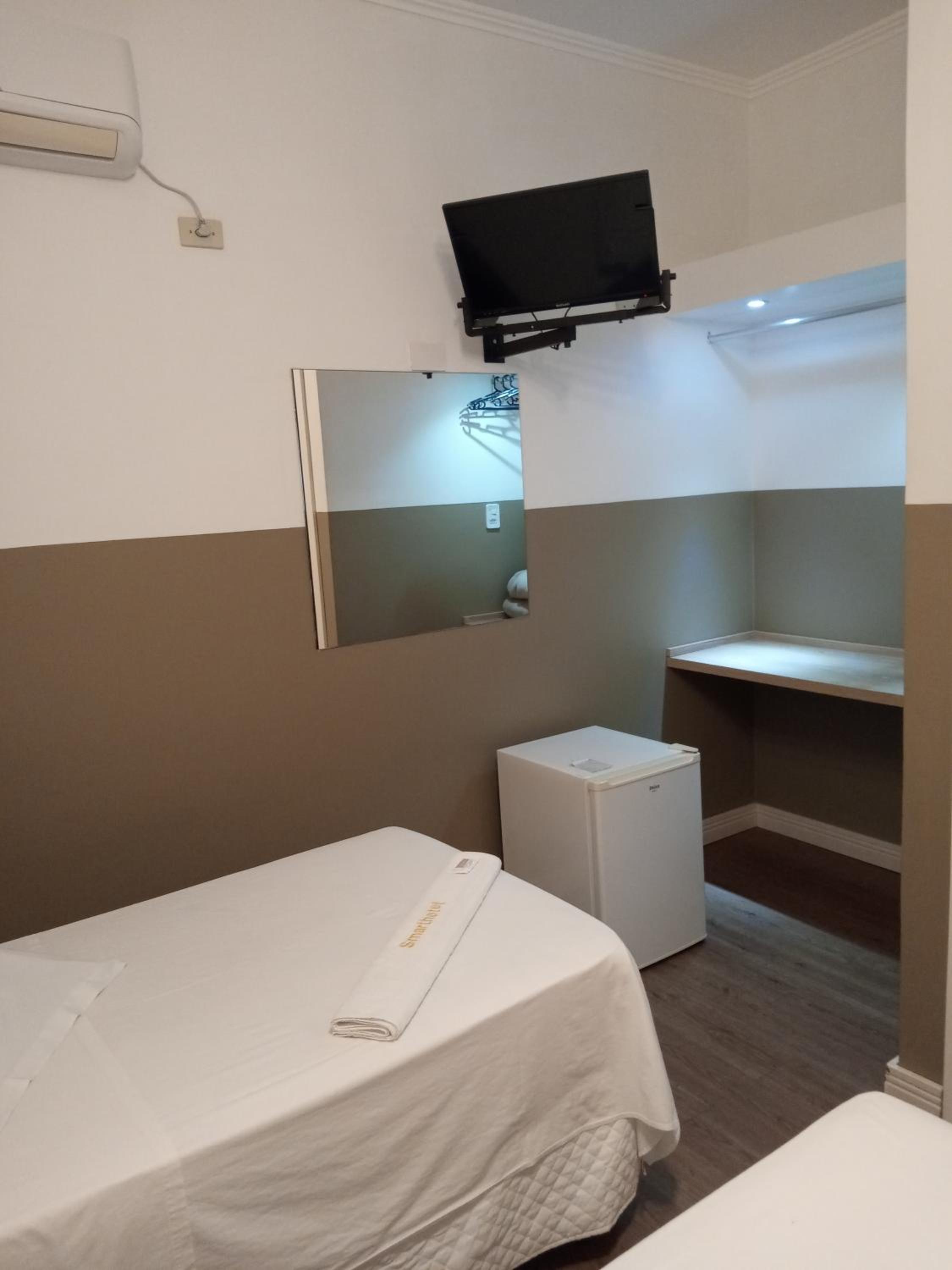 Standard Twin Room photo 2