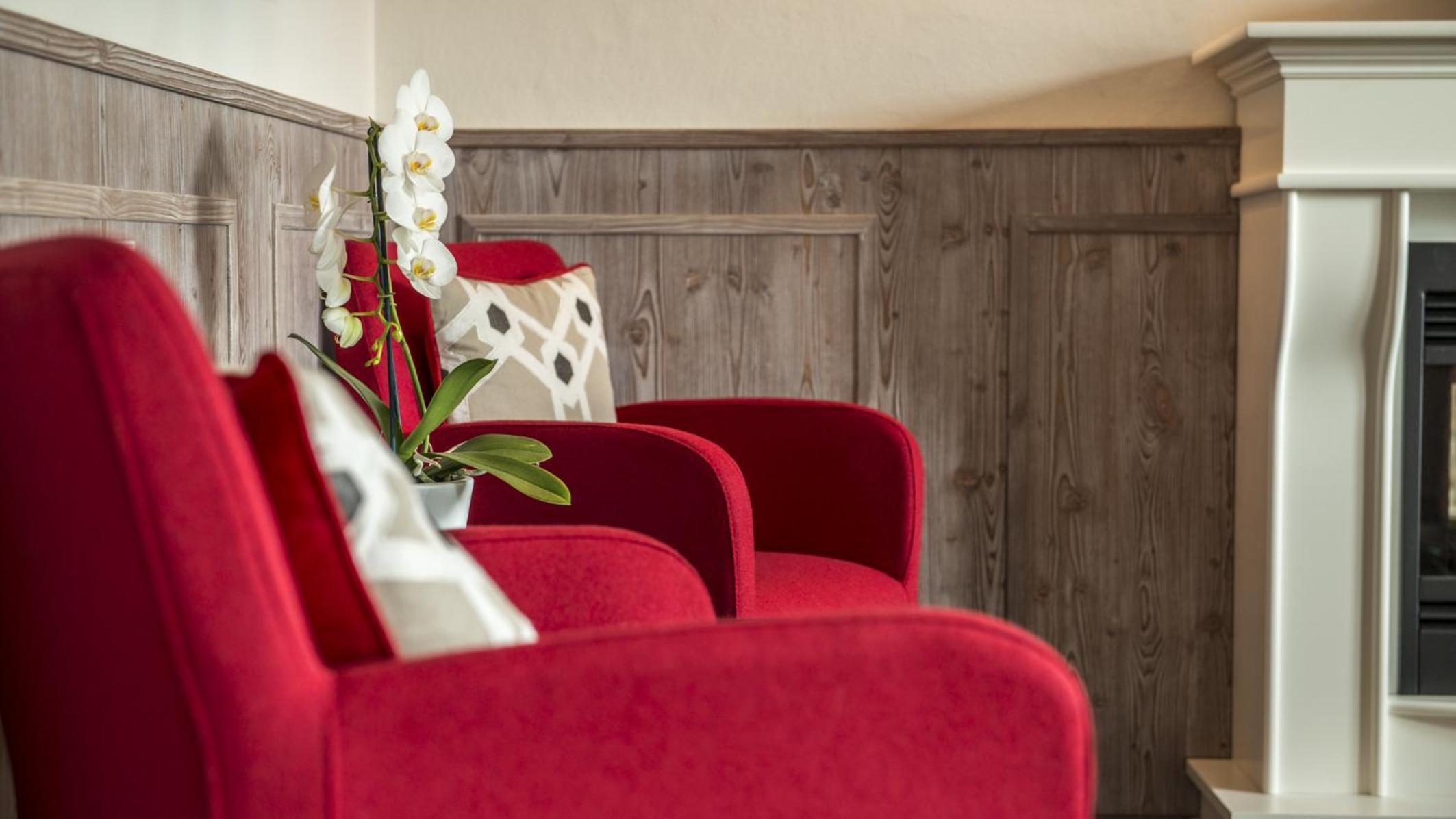 Junior Suite with Balcony - Photo 8
