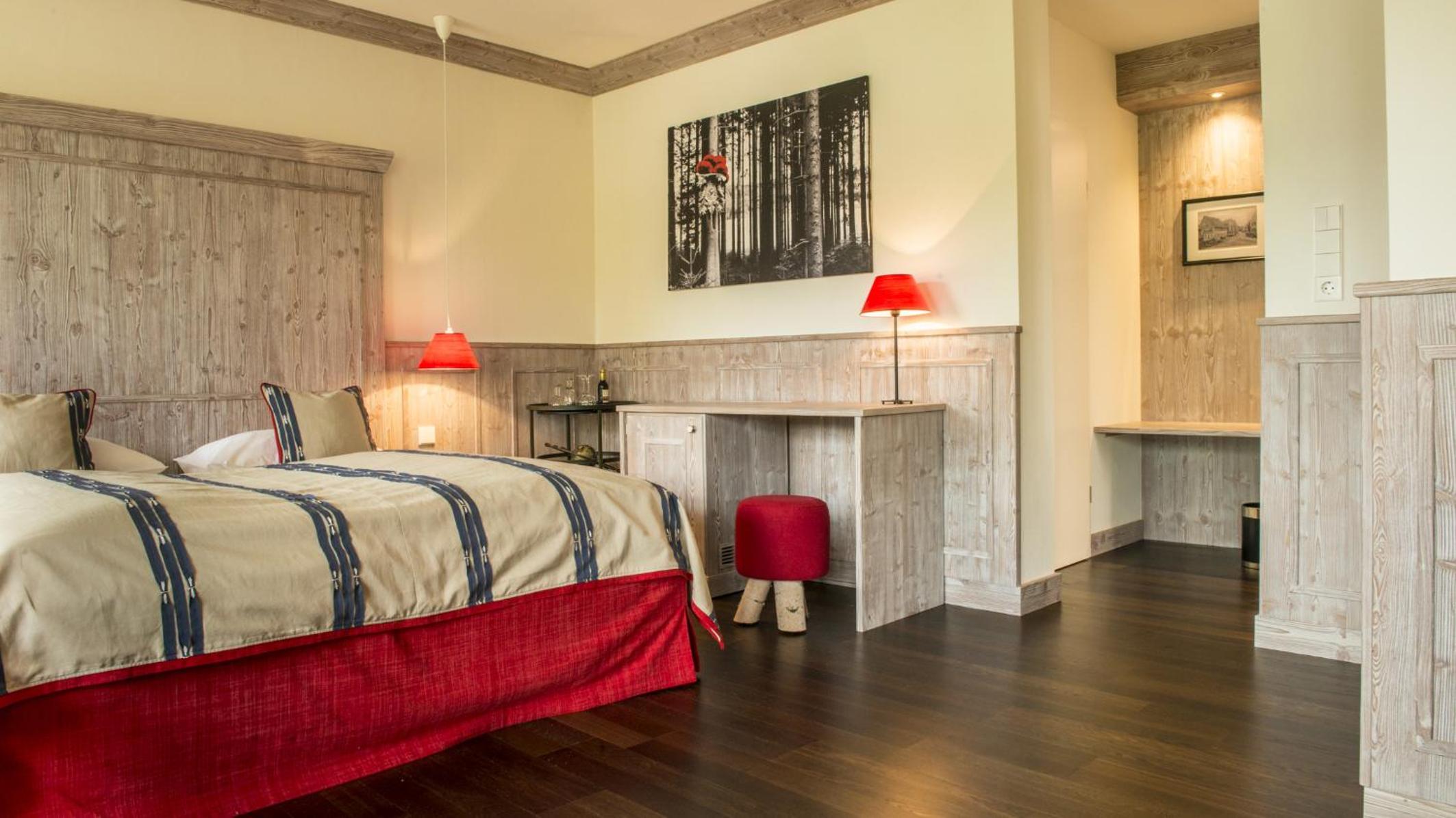Junior Suite with Balcony - Photo 1