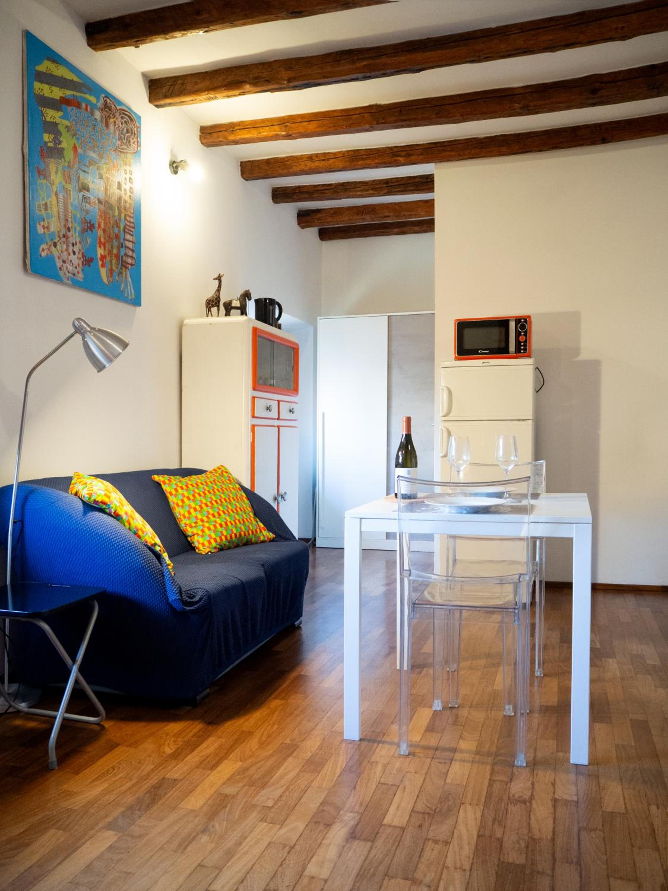 One-Bedroom Apartment