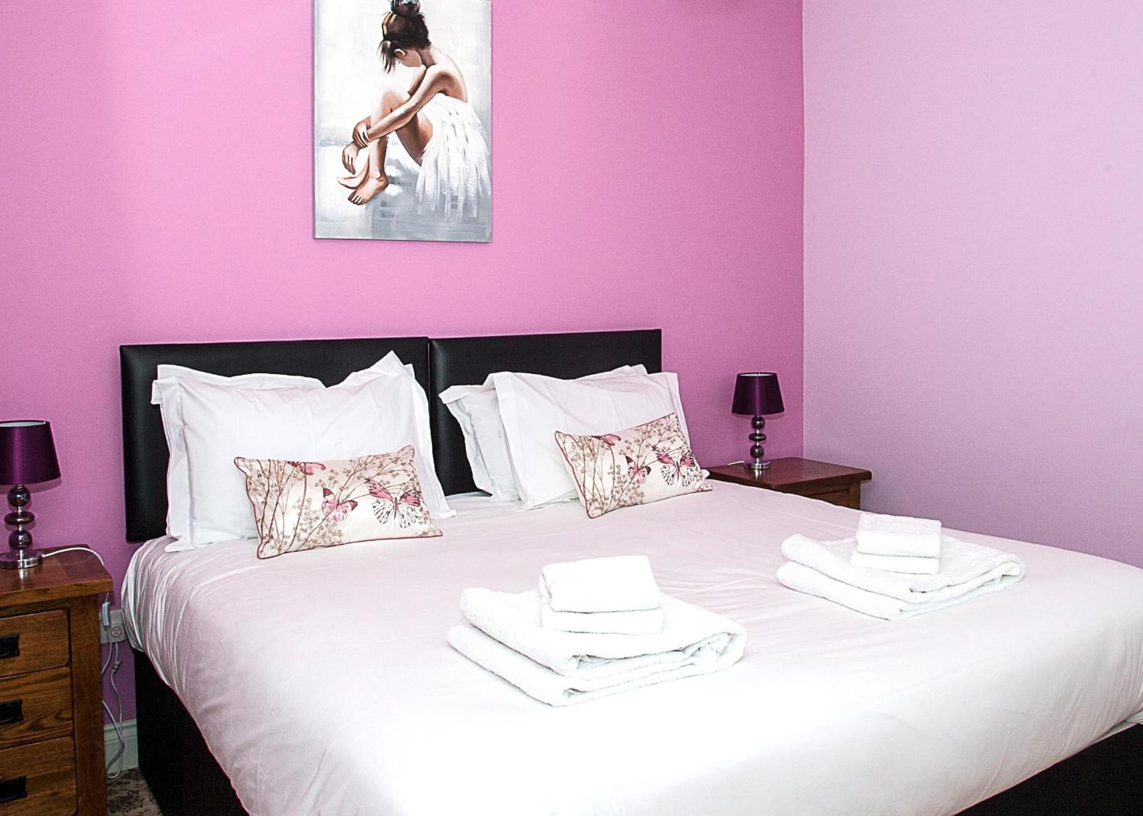 Double or Twin Room - Photo 7