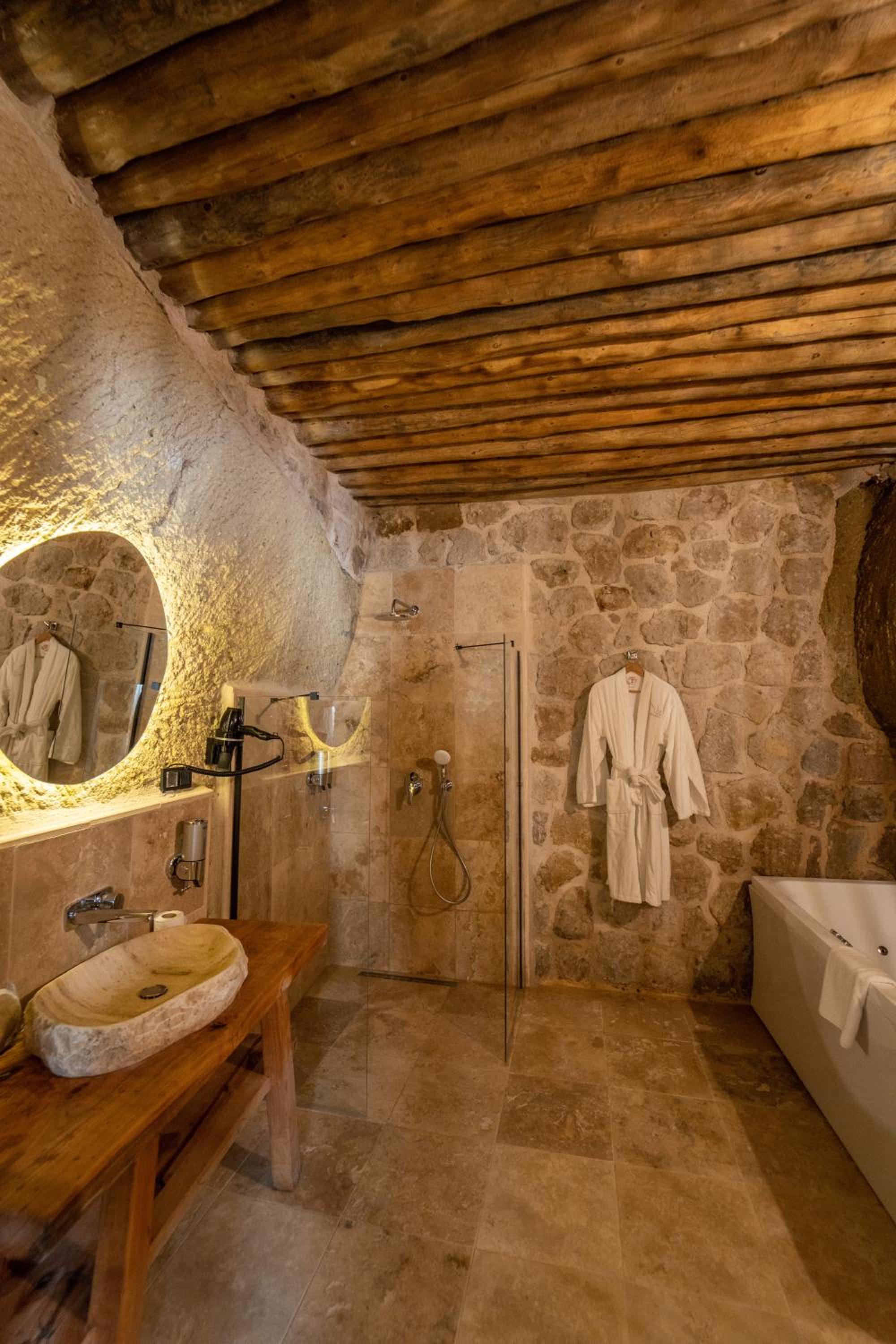 Queen Room with Spa Bath photo 2