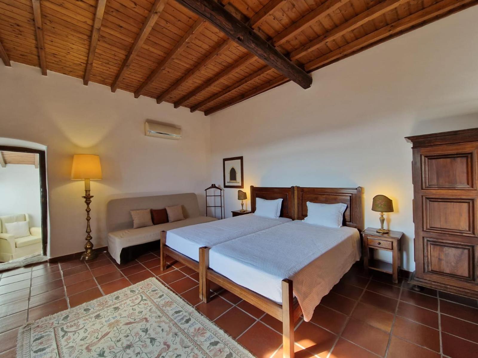 Deluxe Family Suite - Photo 1