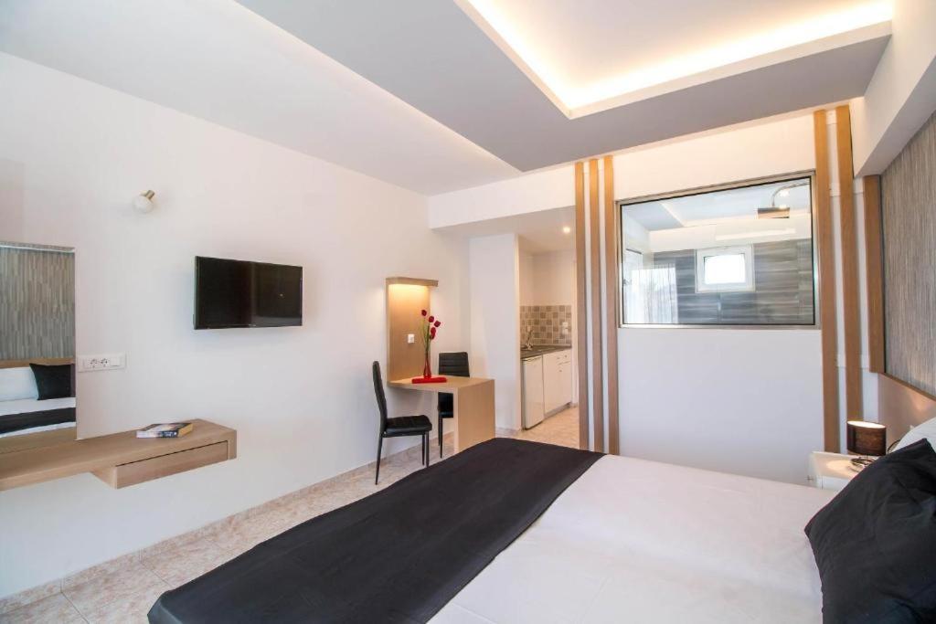 Deluxe Double Studio - Photo 1