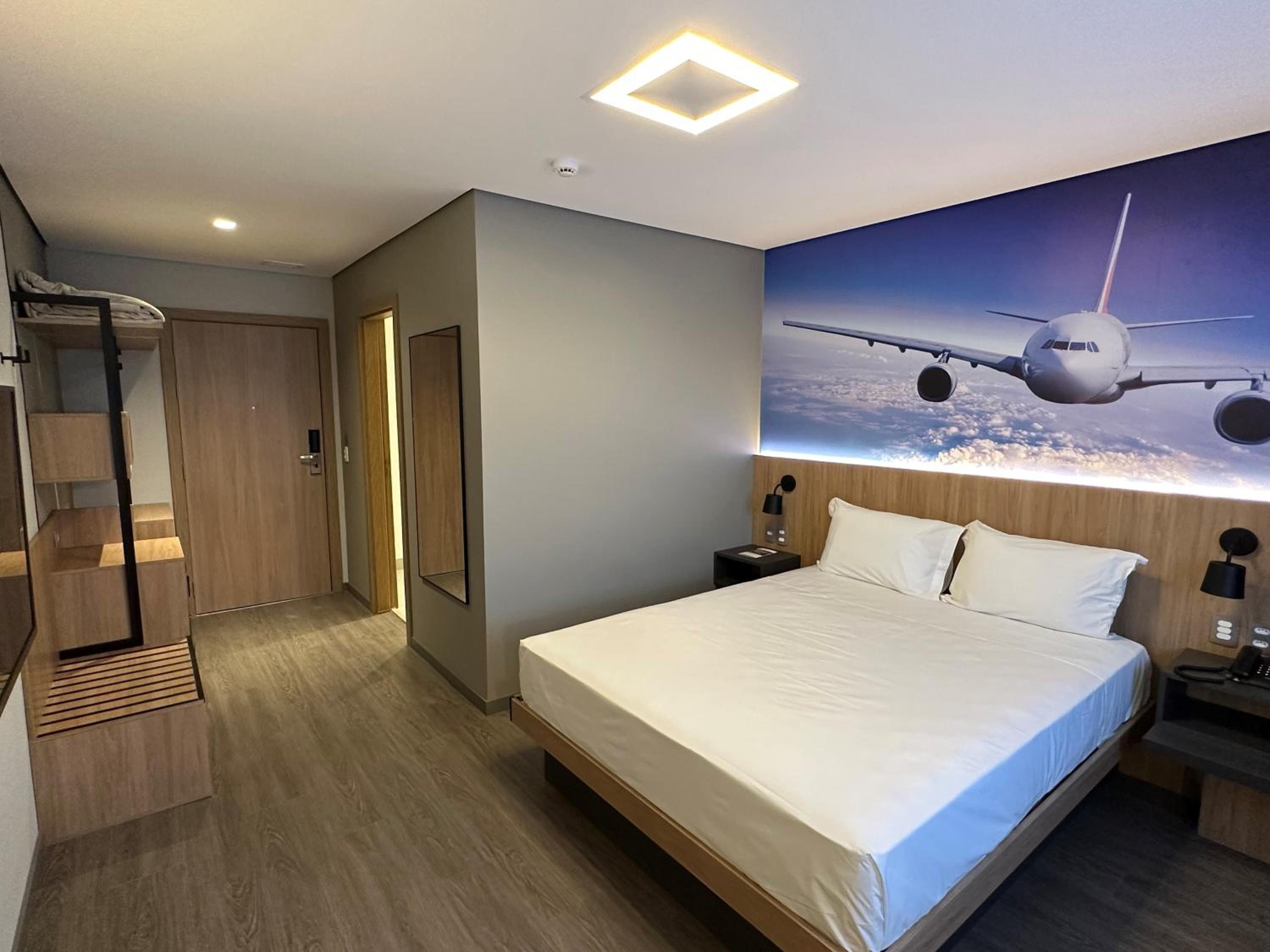 Large Double Room - Photo 1