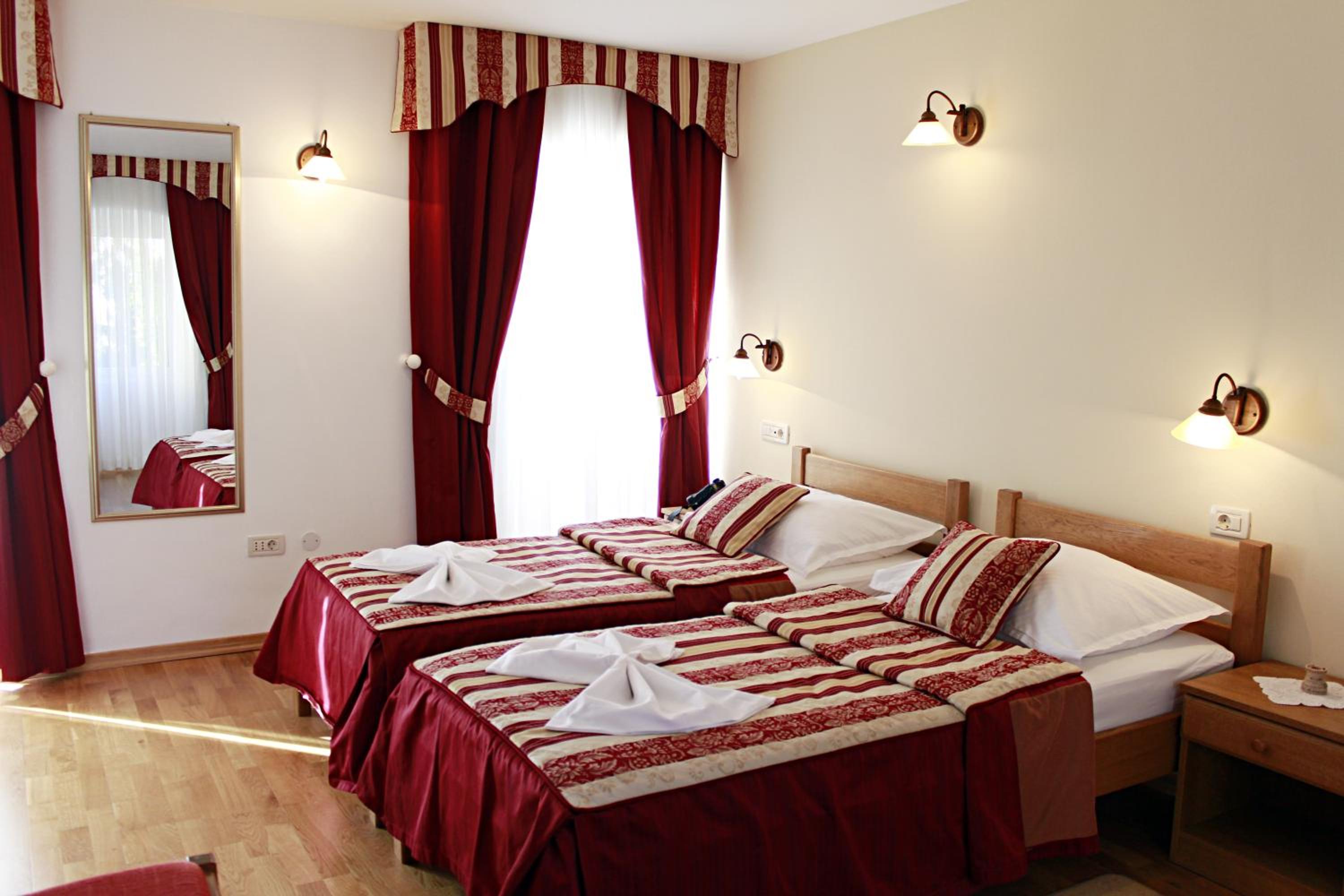 Twin Room with Sea View - Photo 5