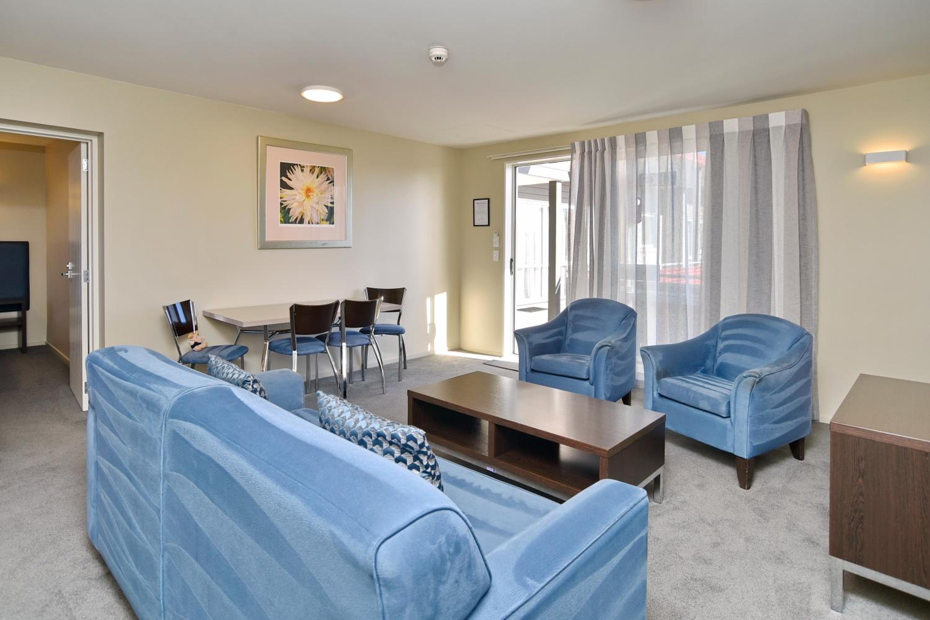 2 Bedroom Suite photo 2