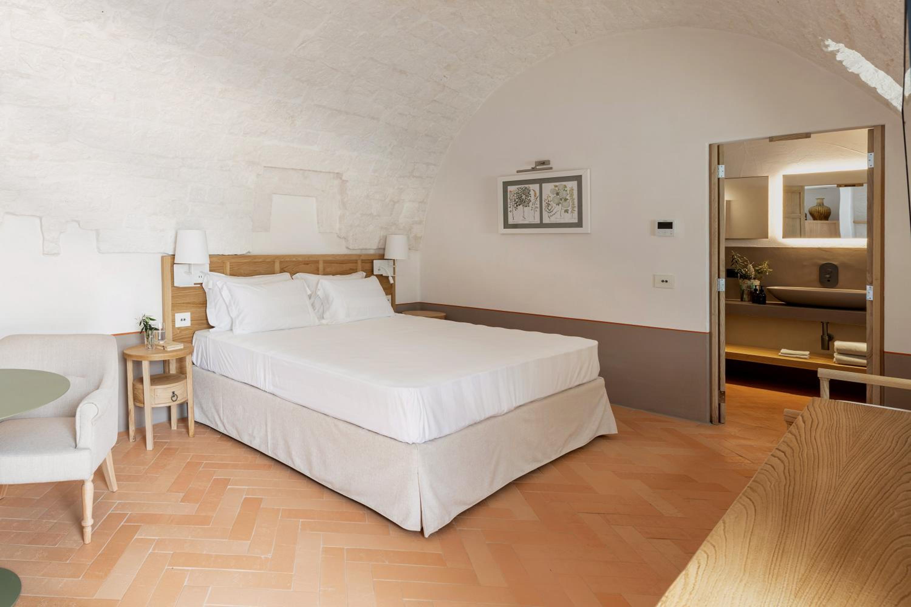 Standard King Room - Photo 1