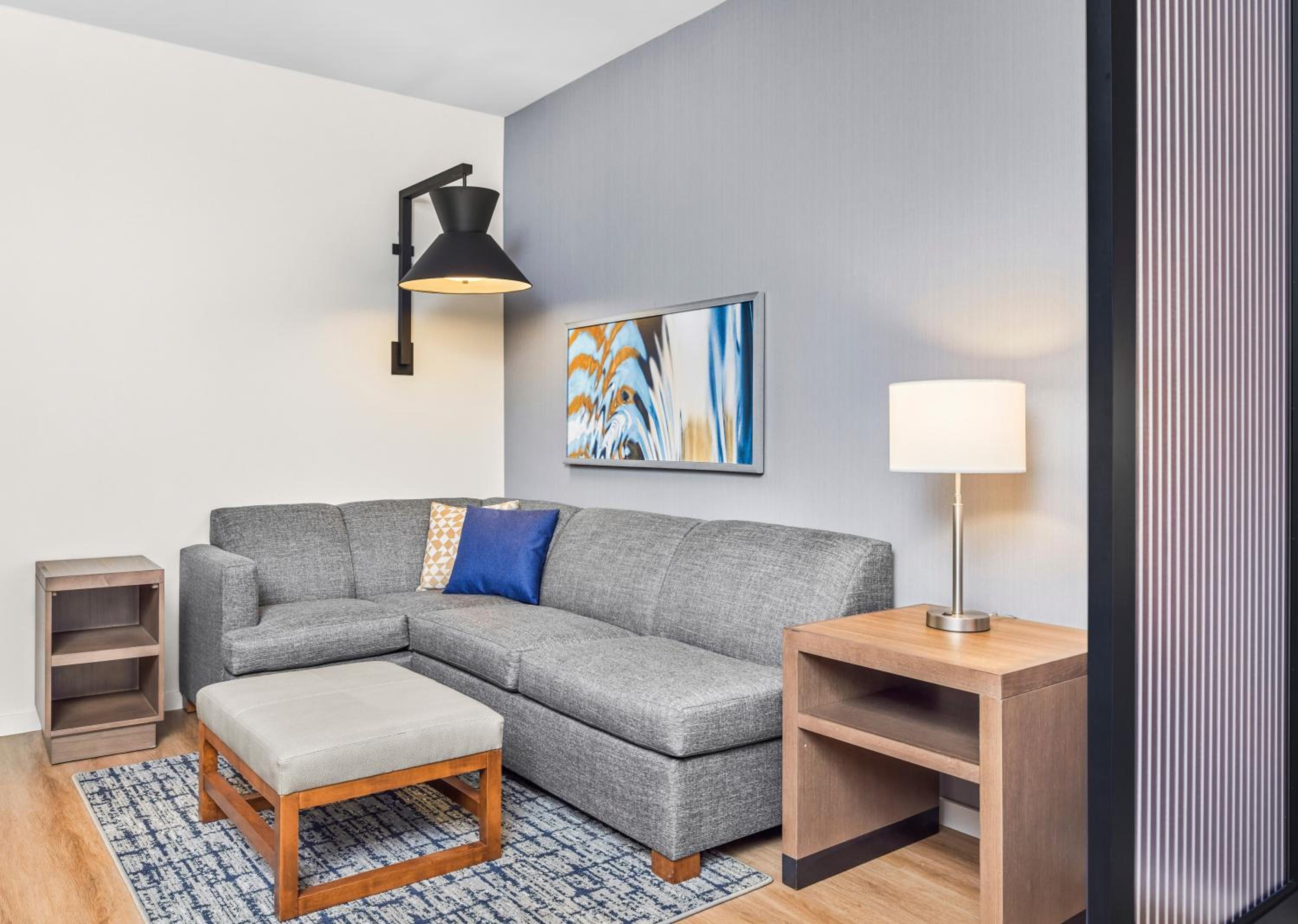 King Room with Sofa Bed and Roll-In Shower - Disability Access - Photo 4