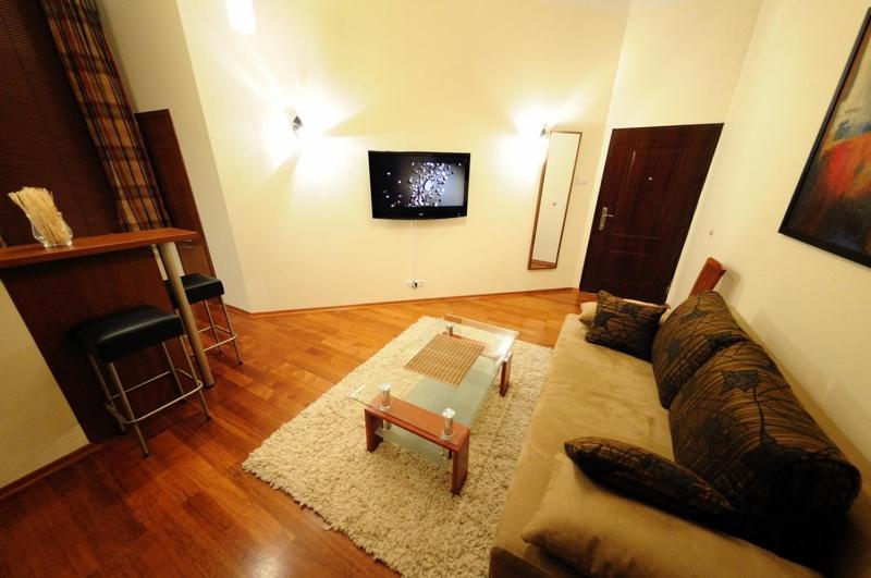 One-Bedroom Apartment - Photo 6