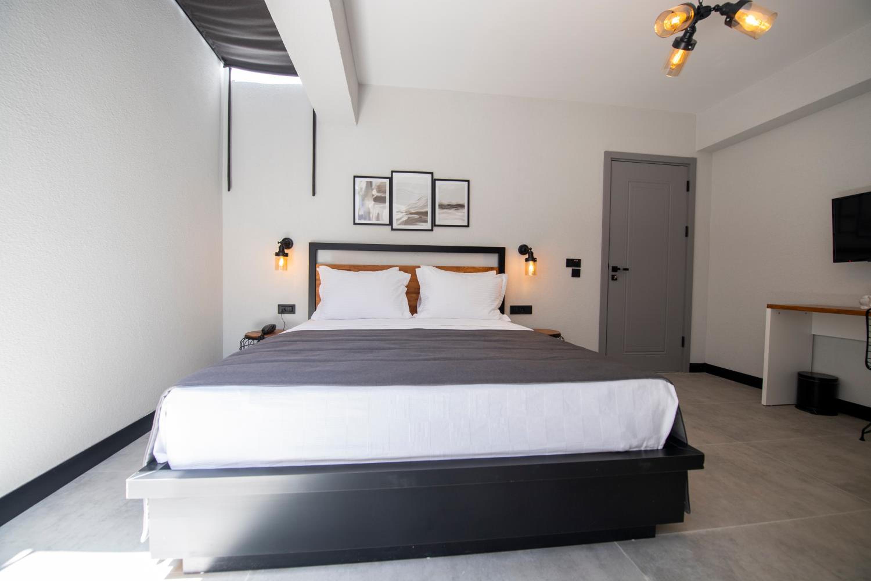 Deluxe Double or Twin Room with Garden View - Photo 10