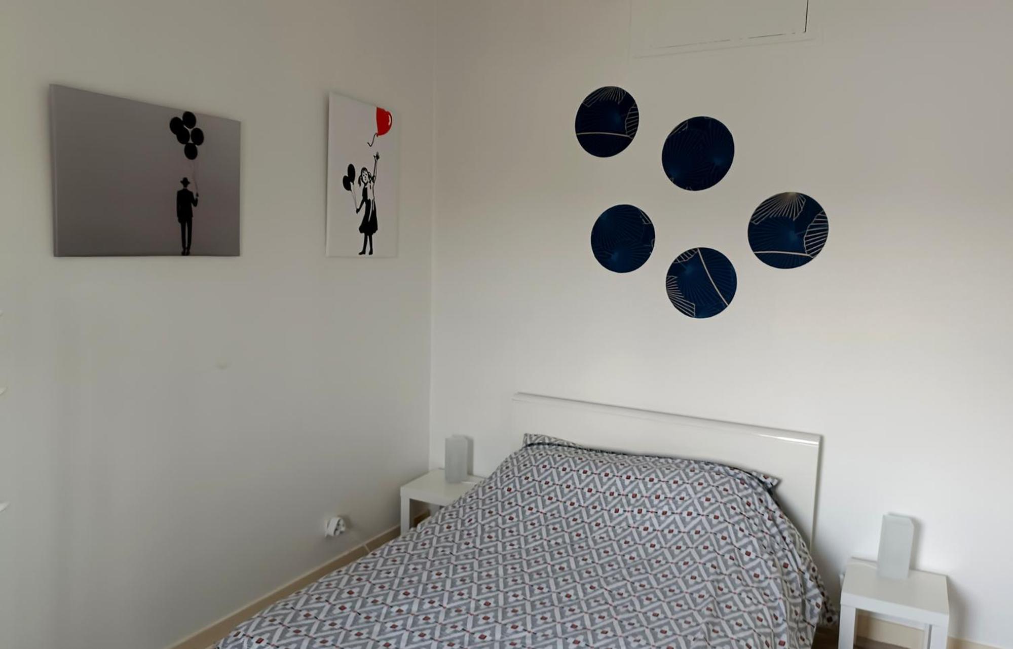 One-Bedroom Apartment - Photo 2