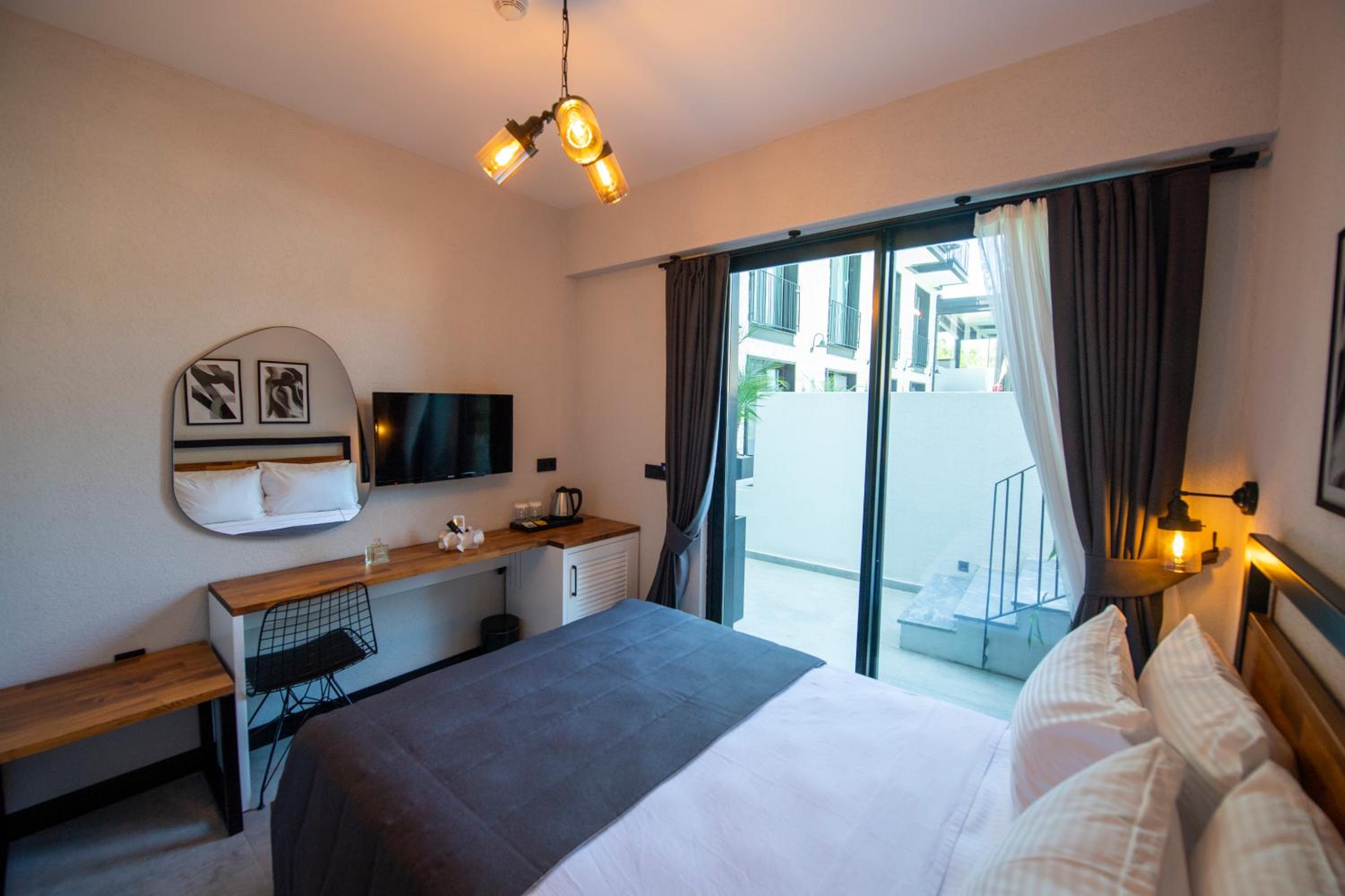 Deluxe Double or Twin Room with Garden View - Photo 7