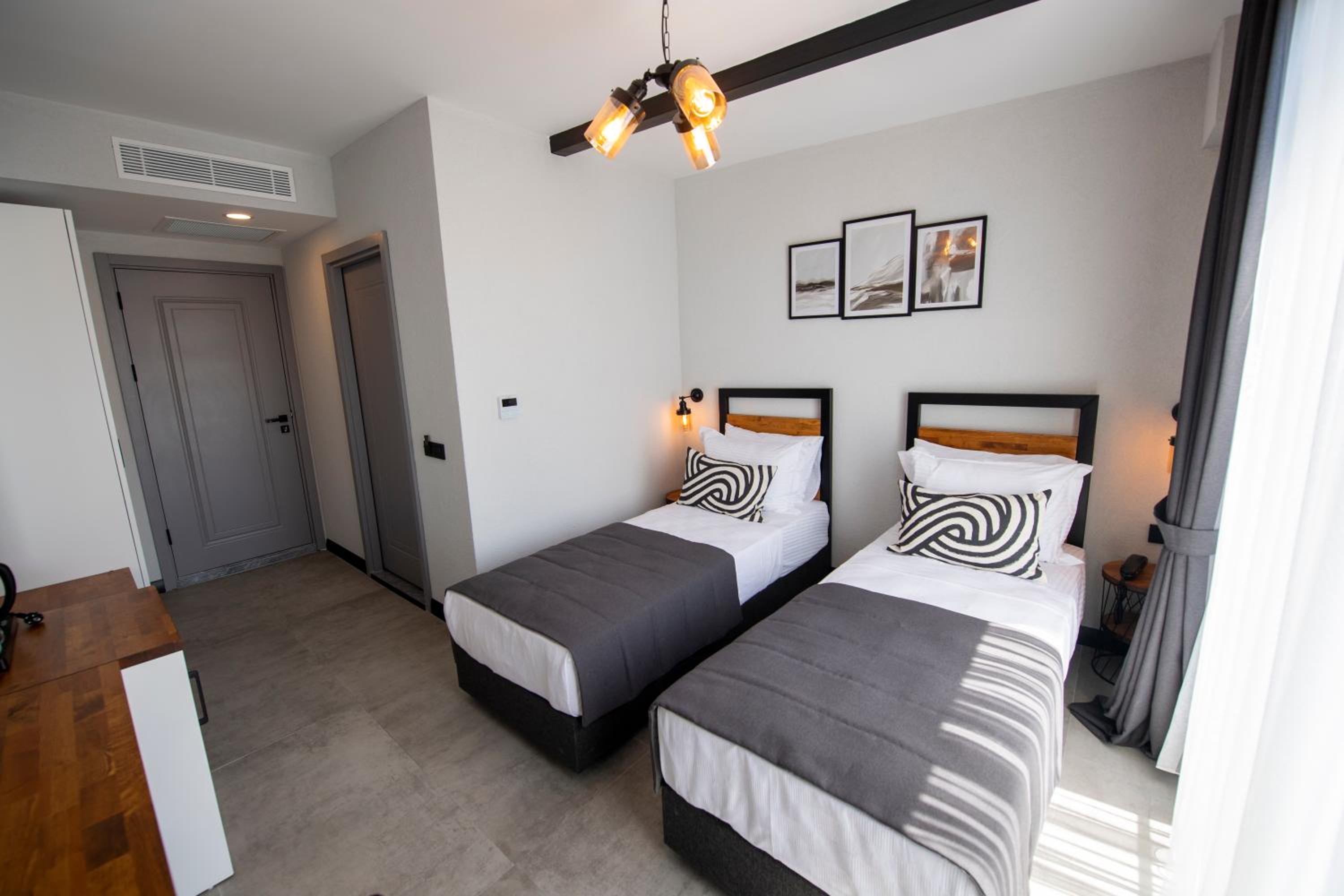 Deluxe Double or Twin Room with Garden View - Photo 13