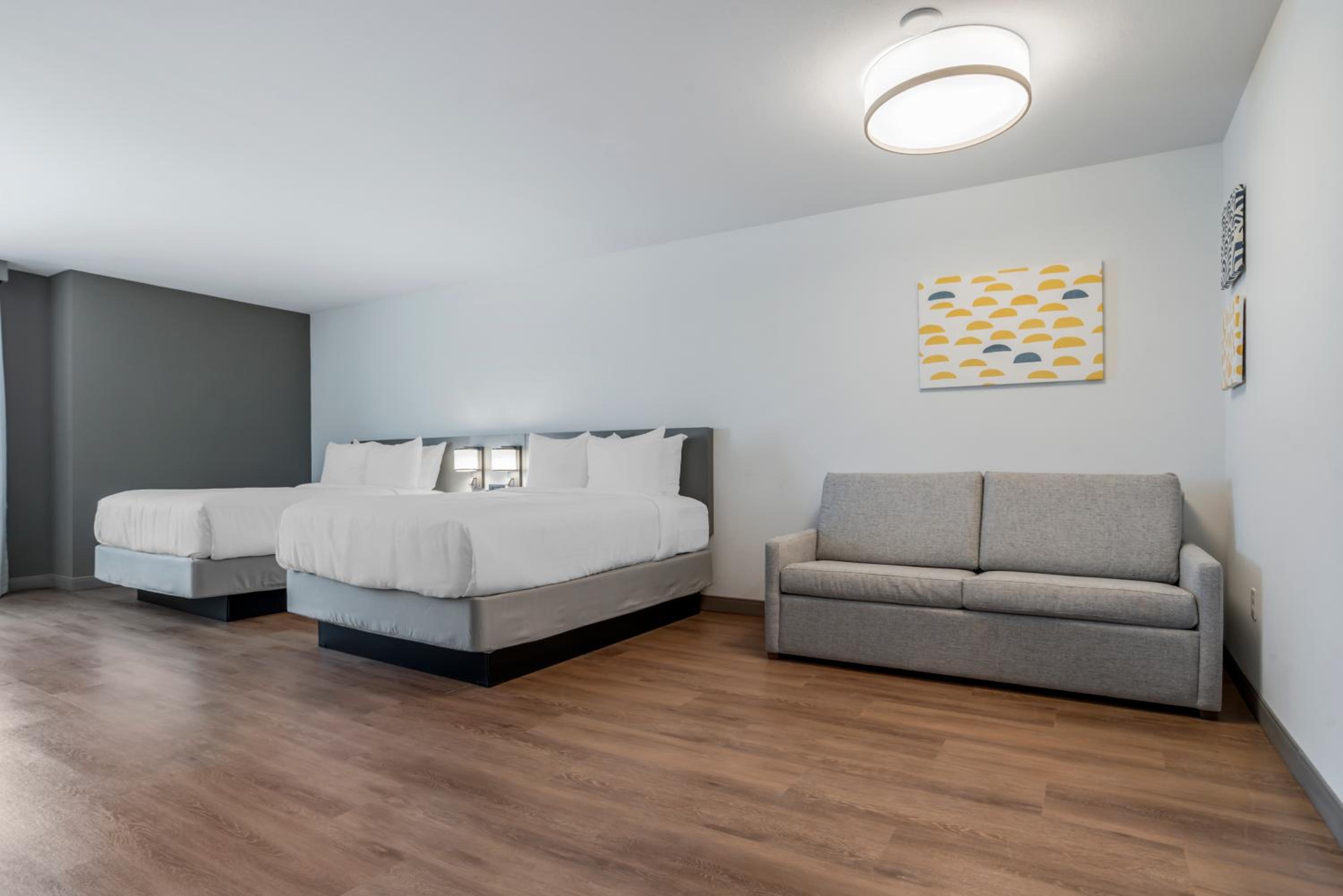 One Room Suite with Two Queen Beds and Sofa bed - Non Smoking - Photo 1