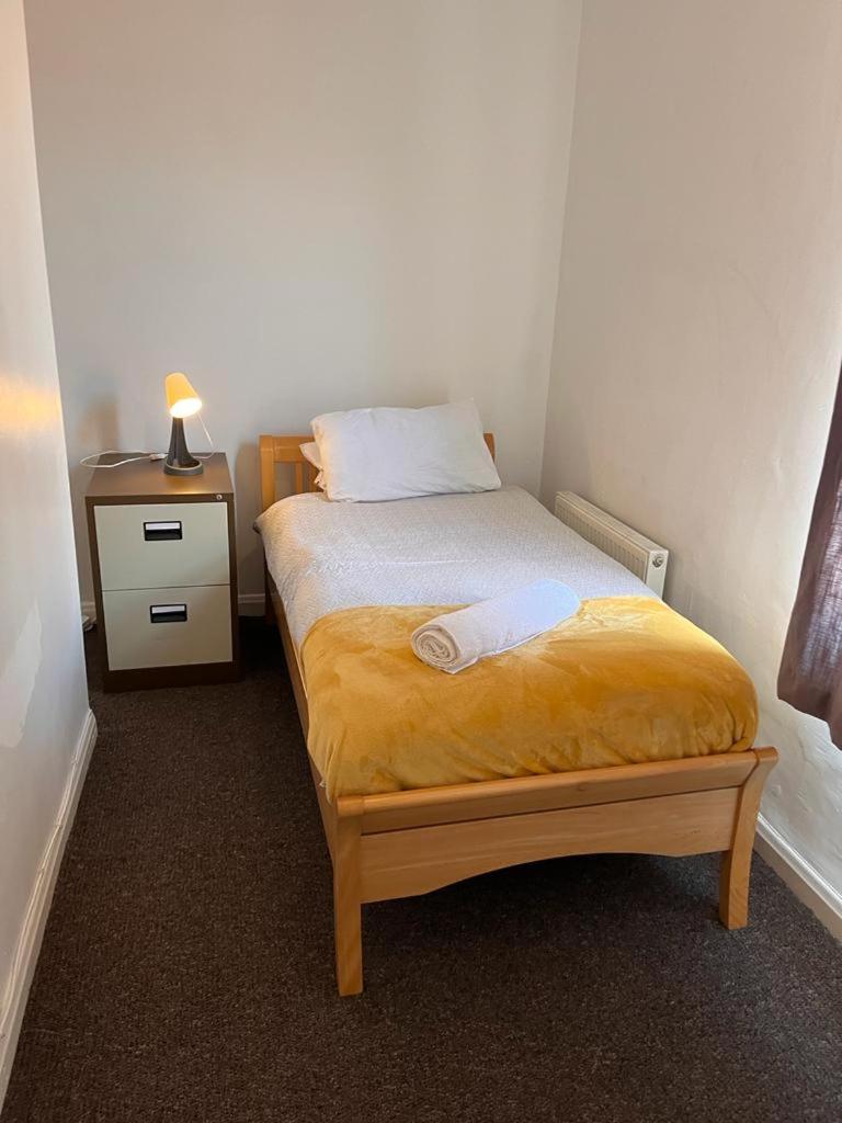 Two-Bedroom House - Photo 17