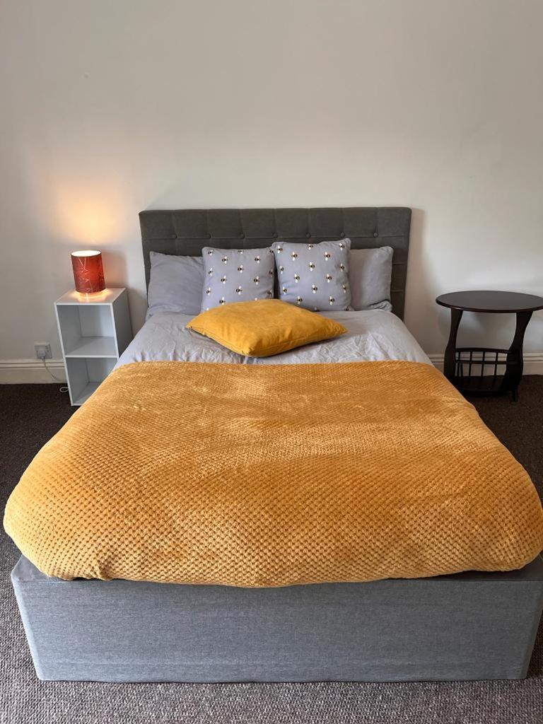 Two-Bedroom House - Photo 1