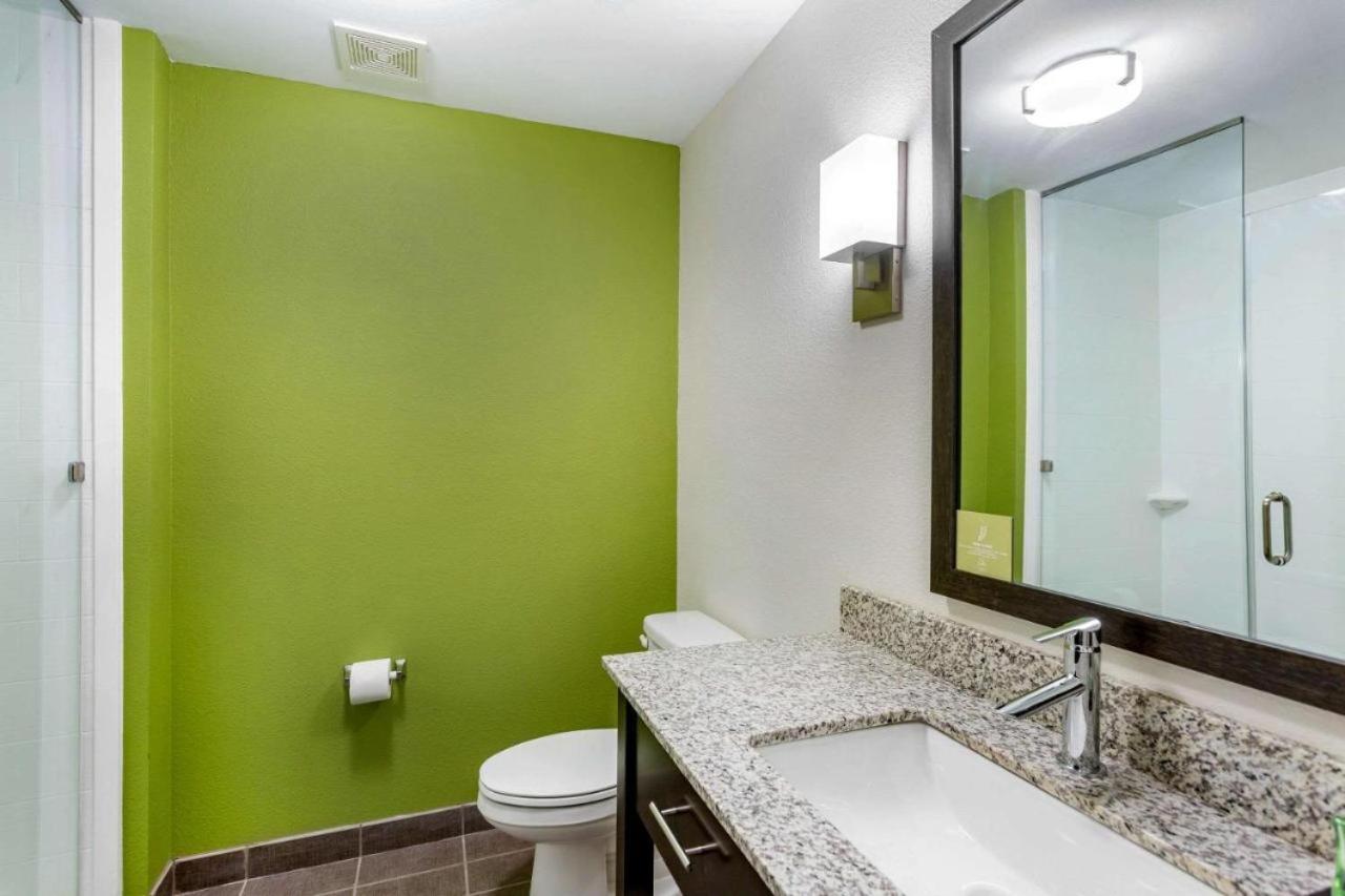 King Suite - Accessible/Non-Smoking - Photo 2