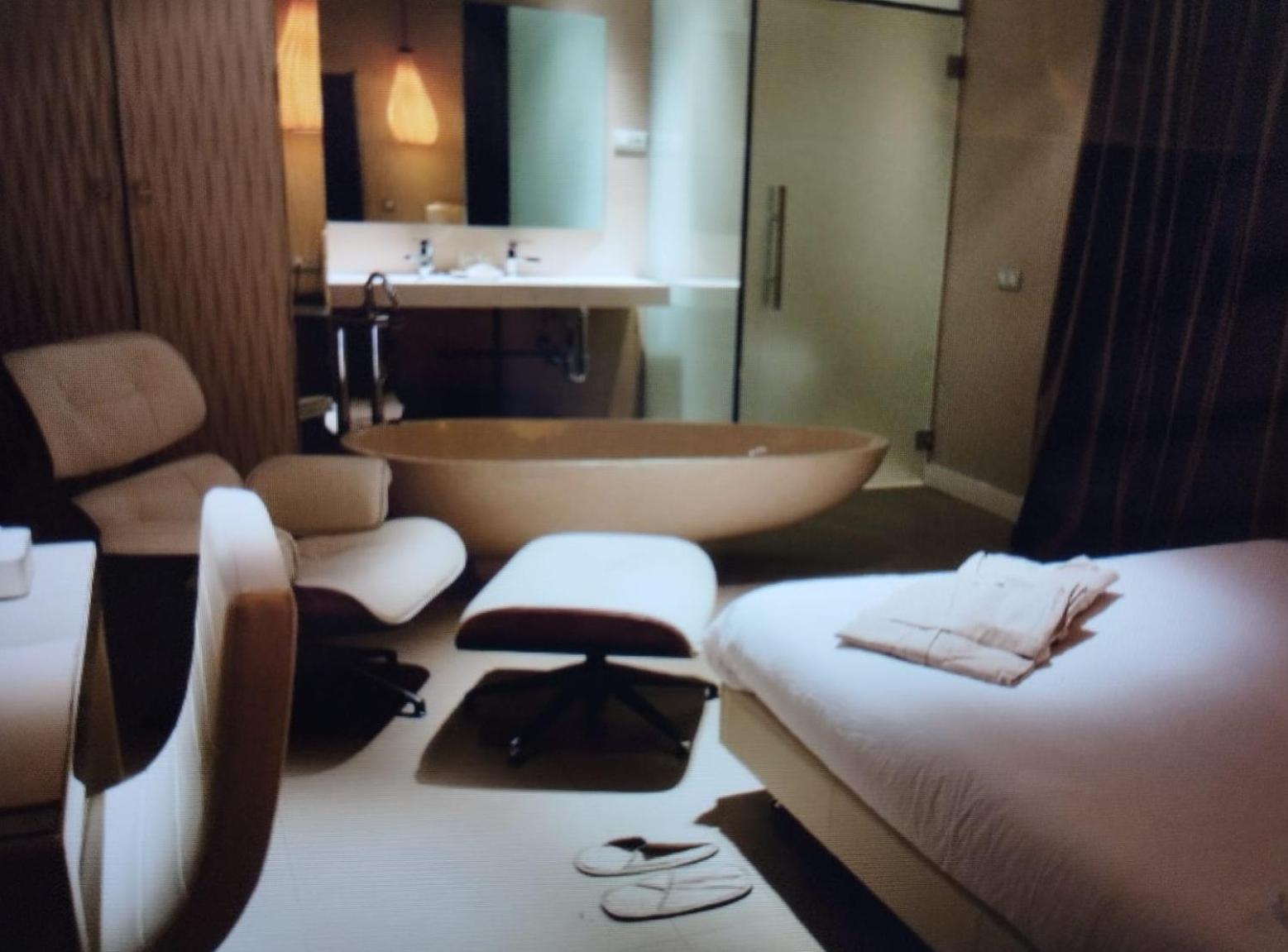 Deluxe Double Room with Bath photo 1